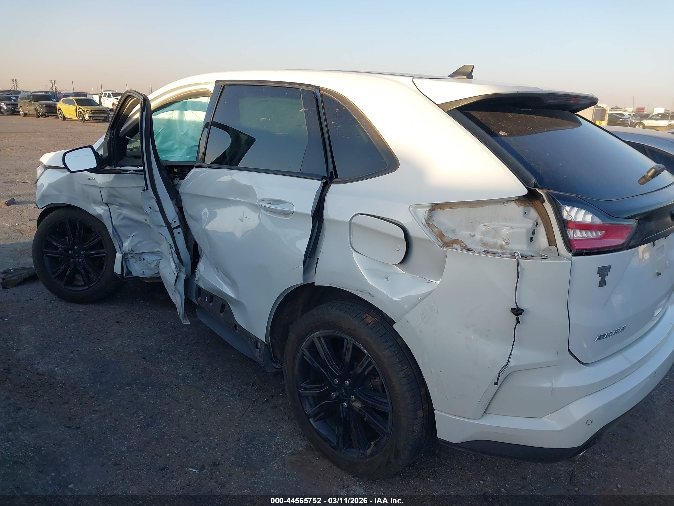 FORD EDGE image 6