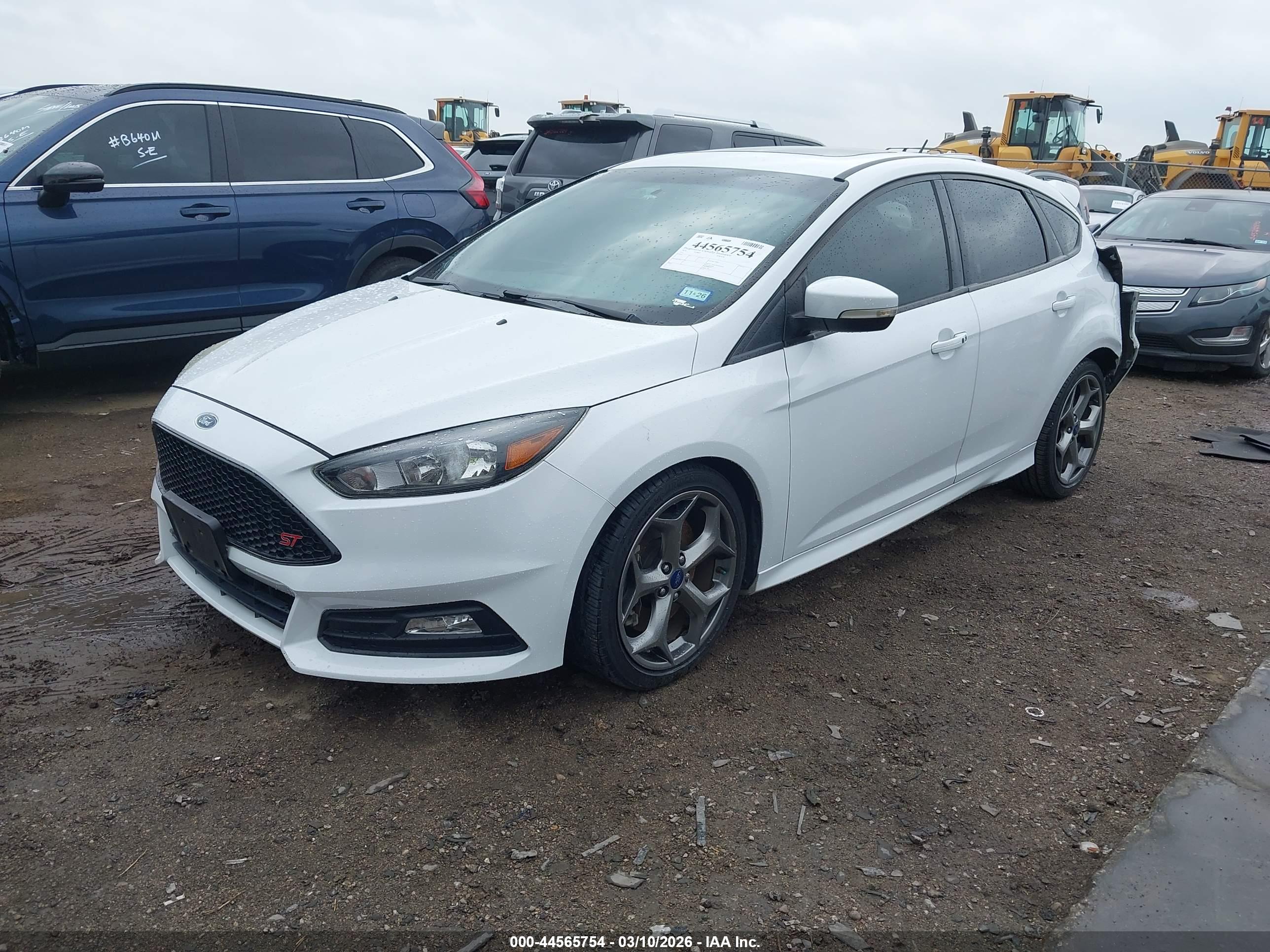 FORD FOCUS image 2