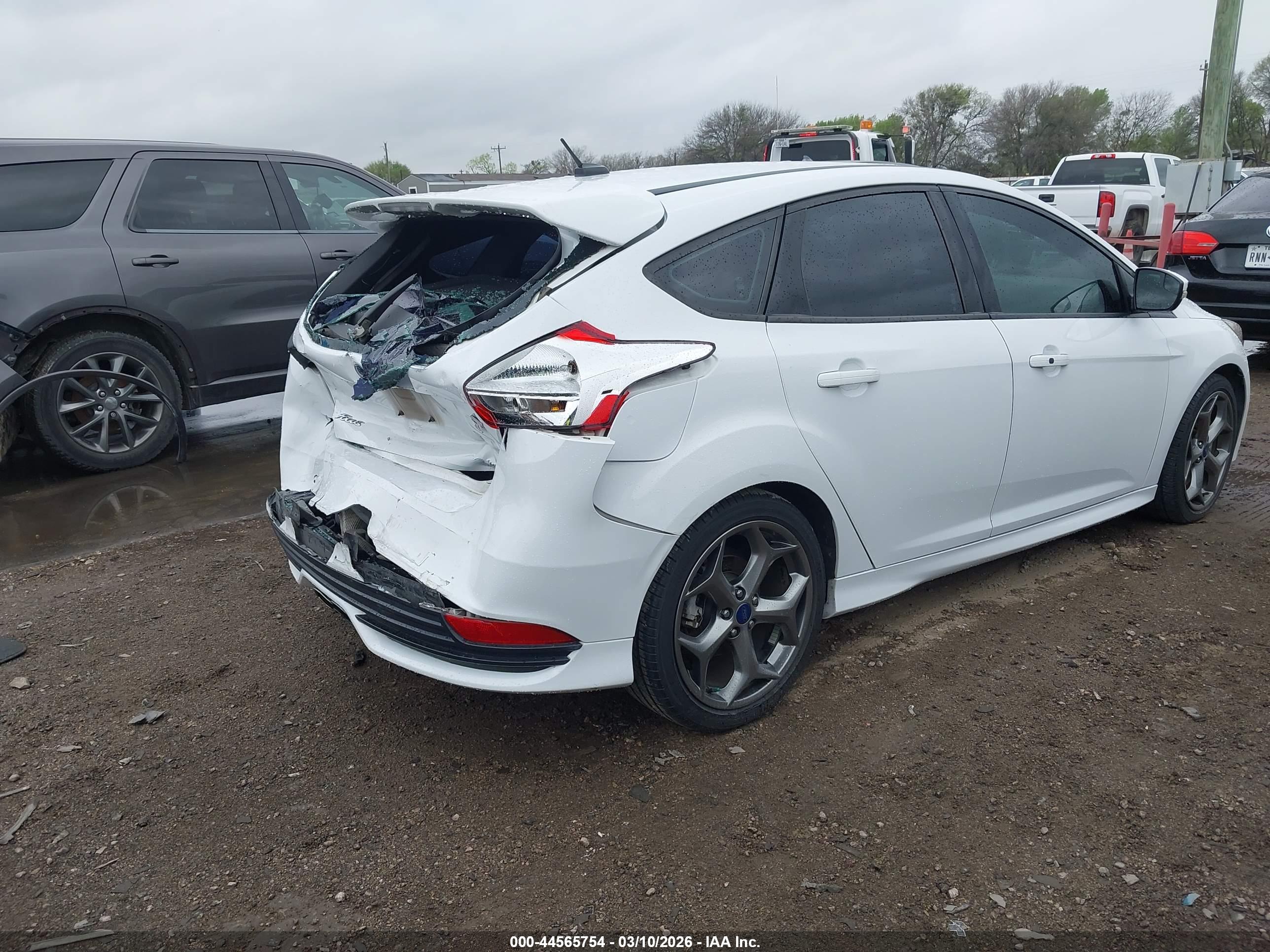 FORD FOCUS image 4