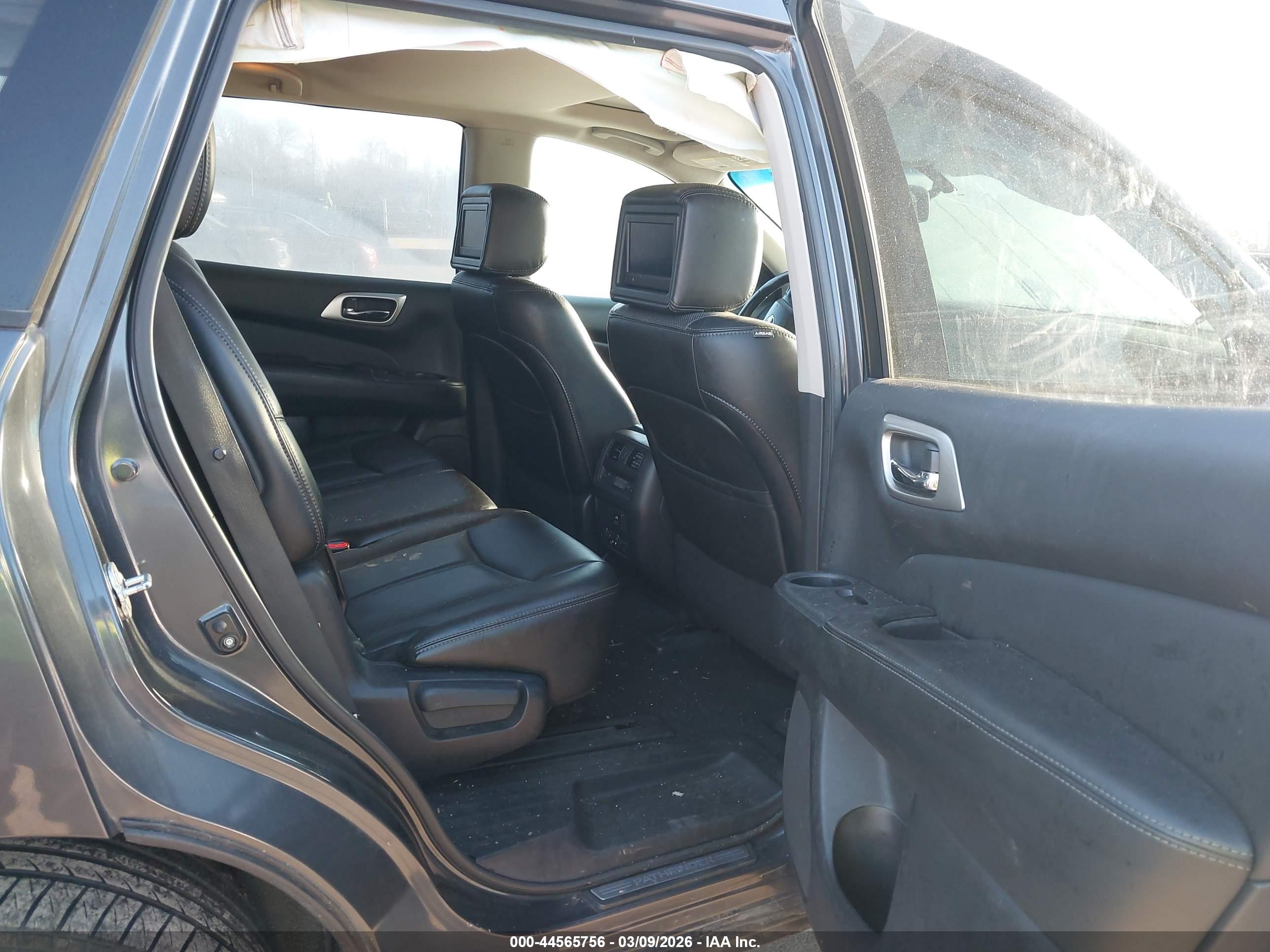 NISSAN PATHFINDER image 8