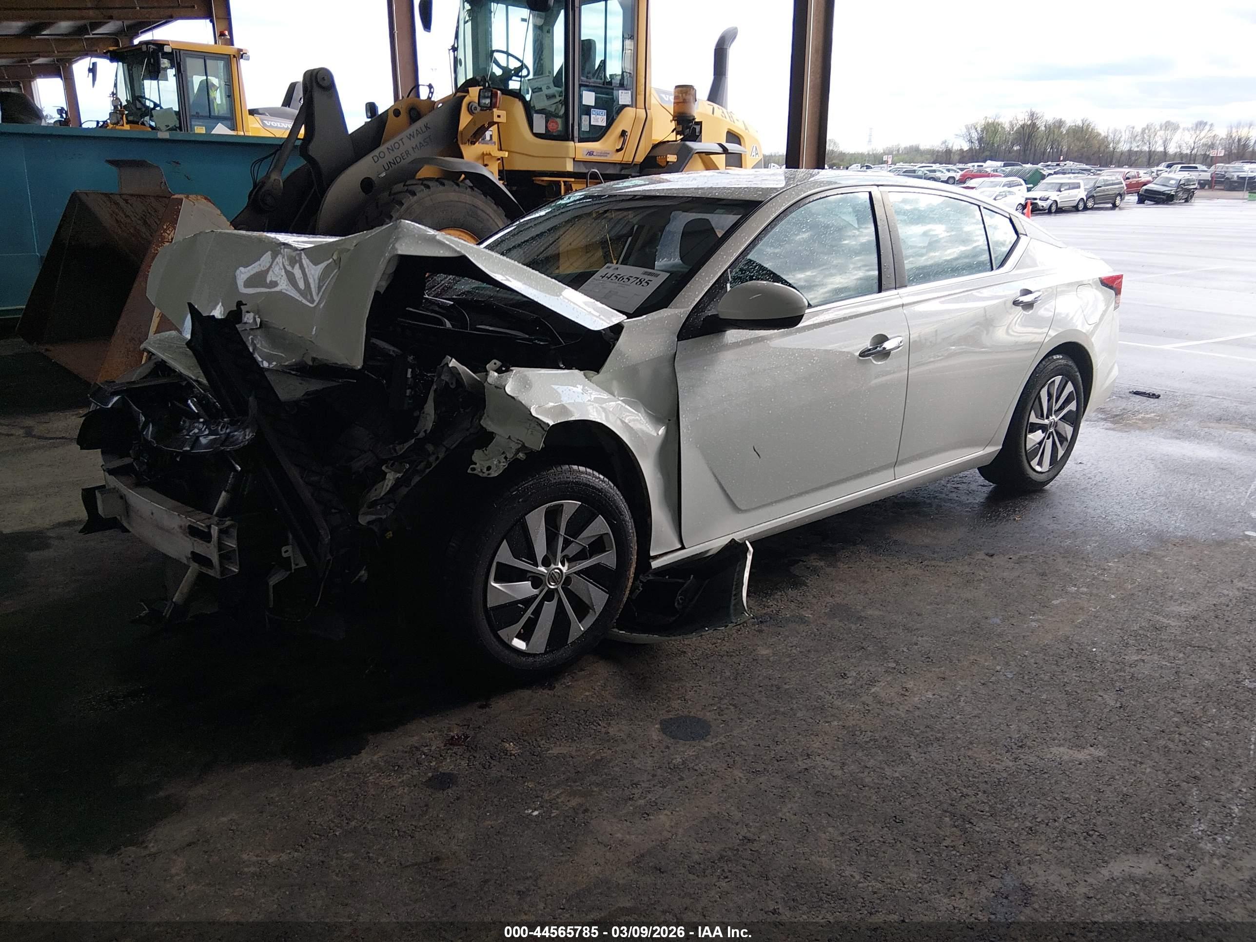 NISSAN ALTIMA image 2