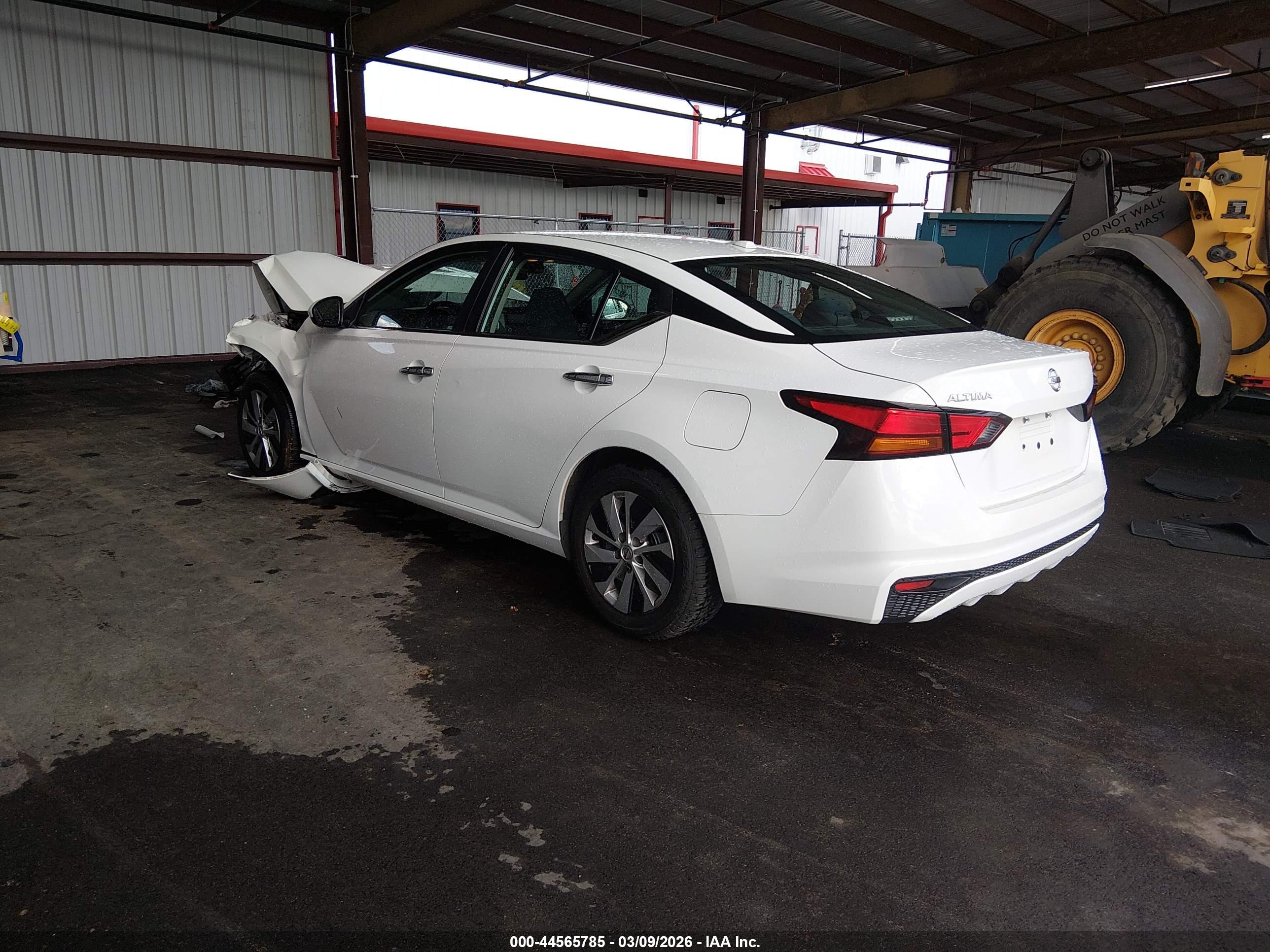 NISSAN ALTIMA image 3