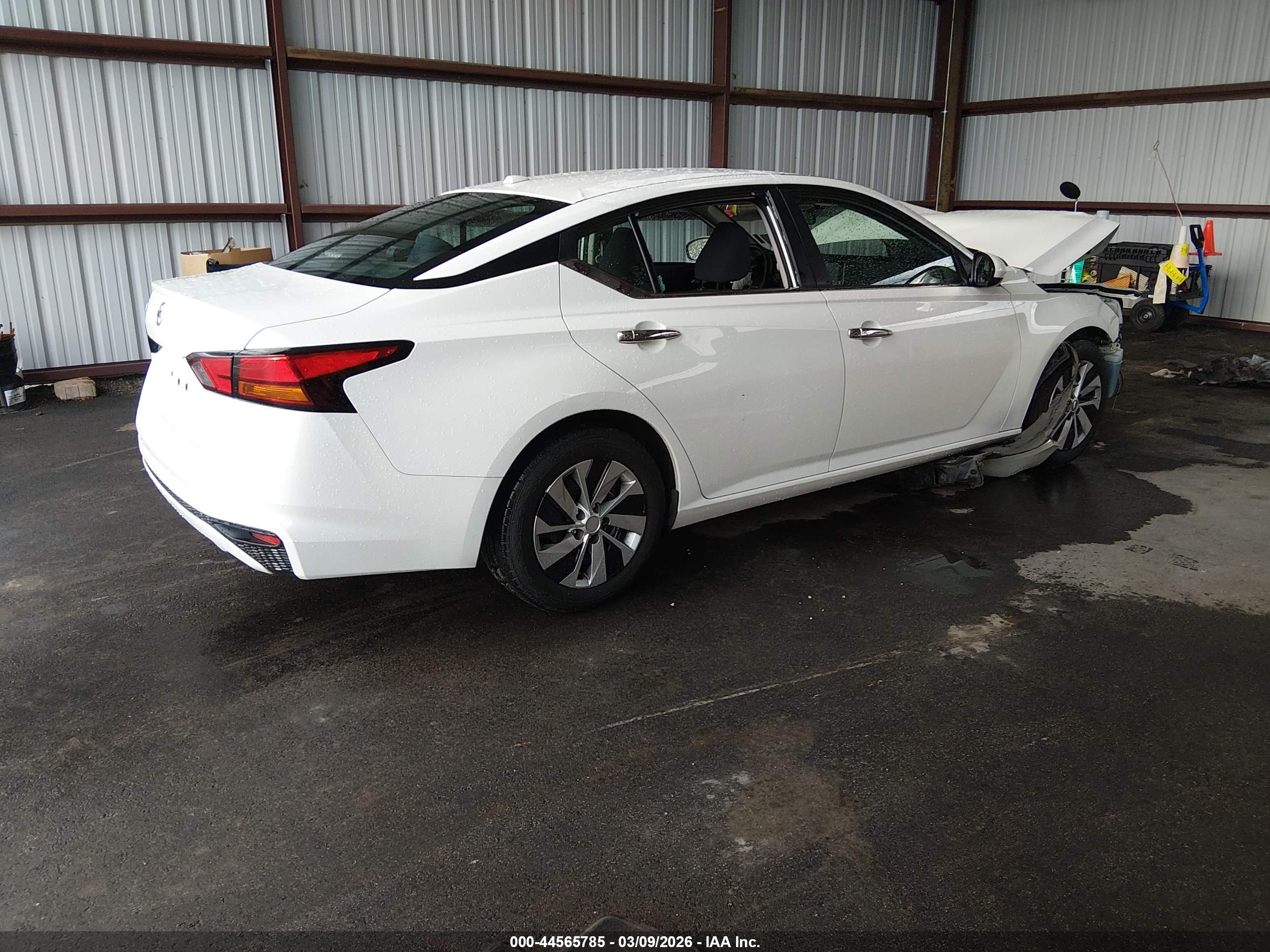 NISSAN ALTIMA image 4