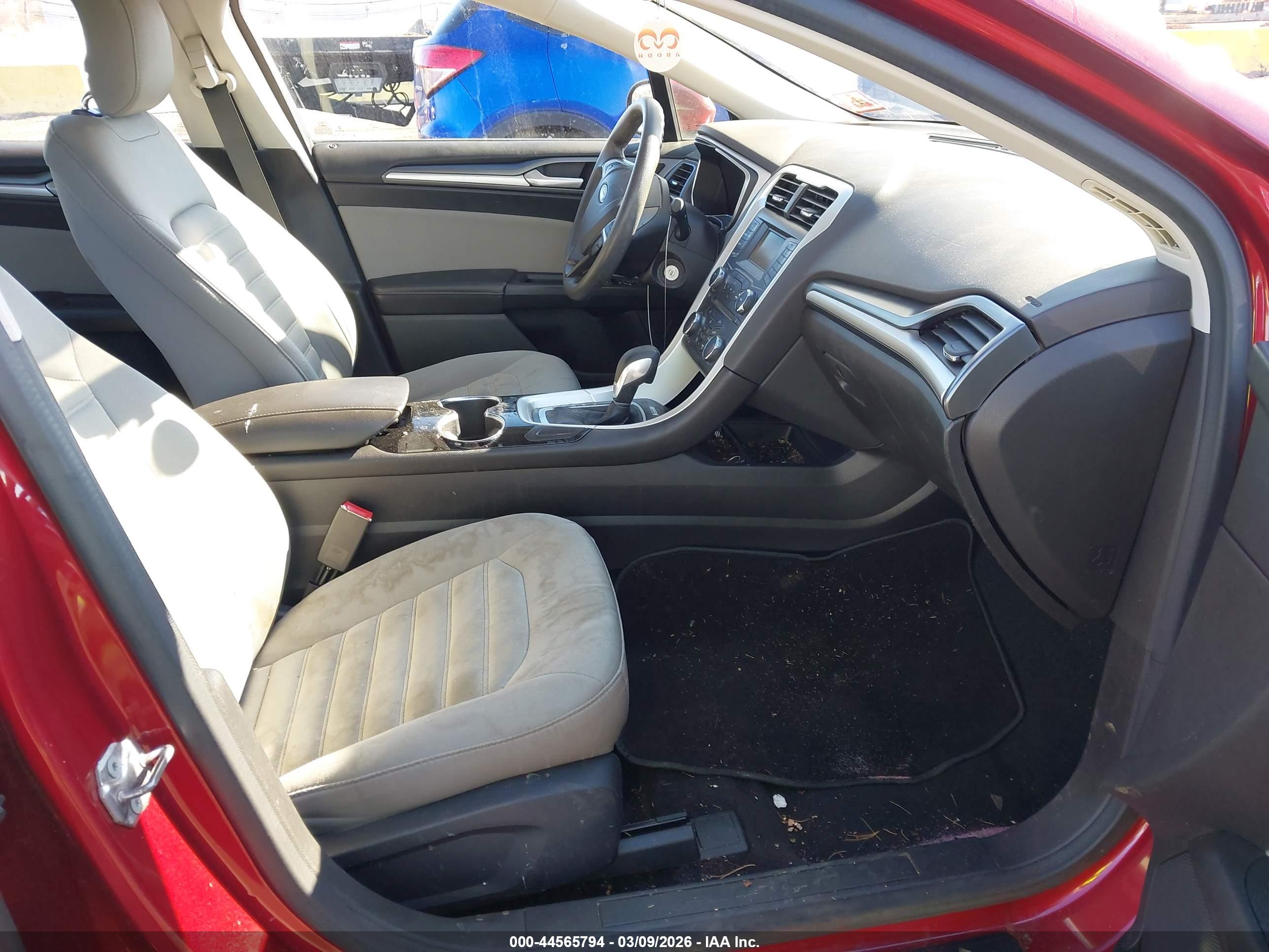 FORD FUSION image 5