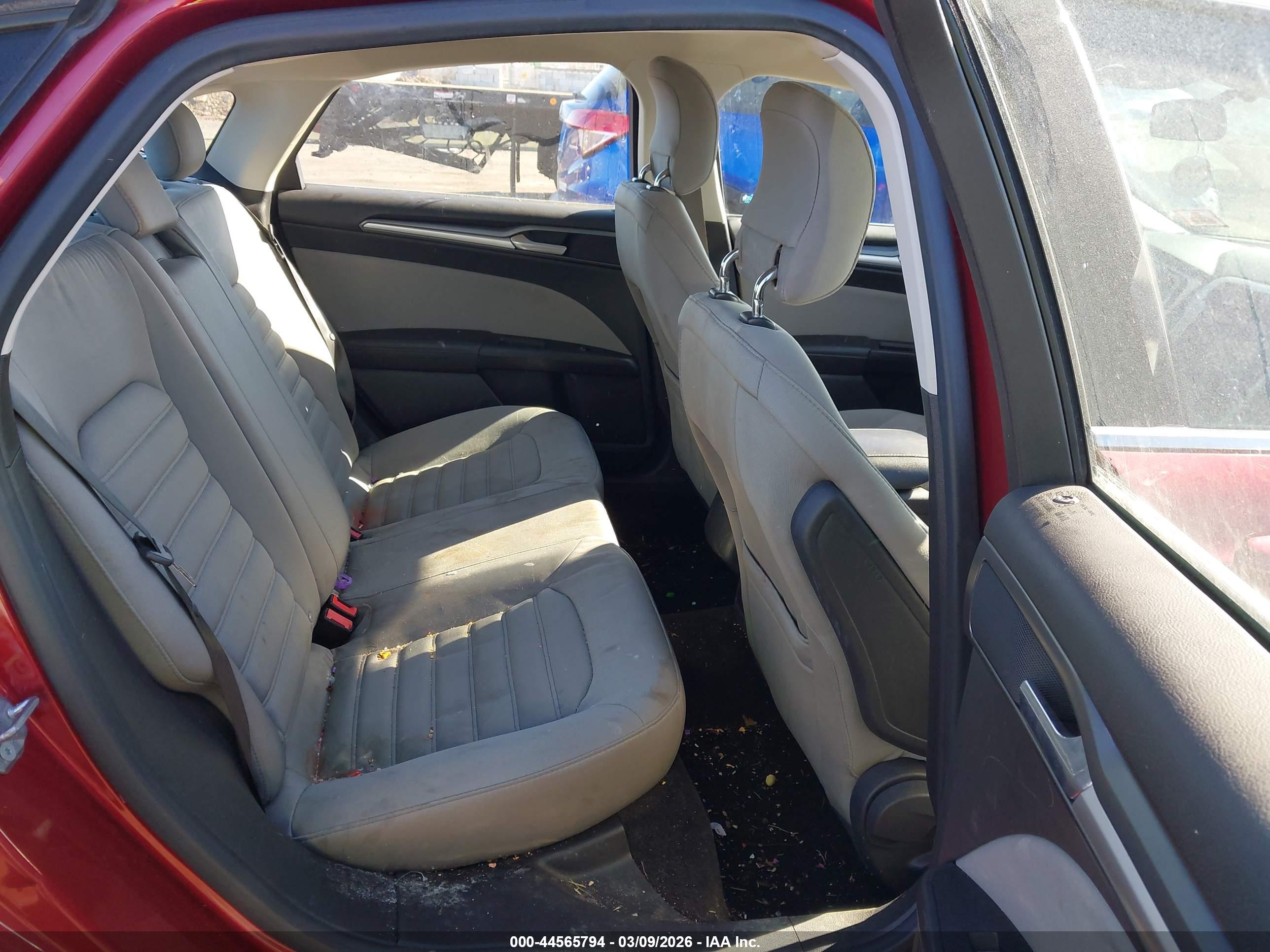 FORD FUSION image 8