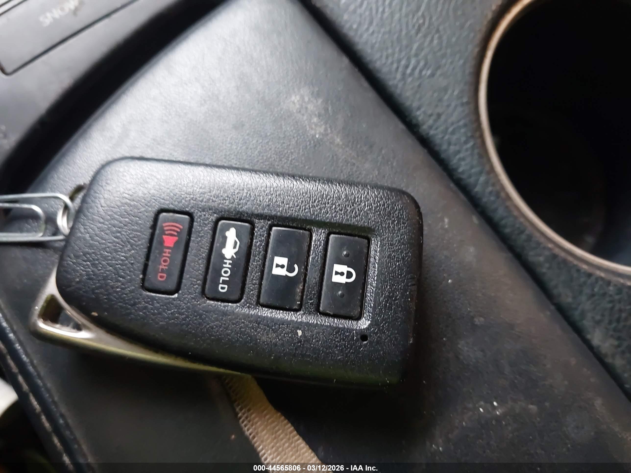 LEXUS IS image 11