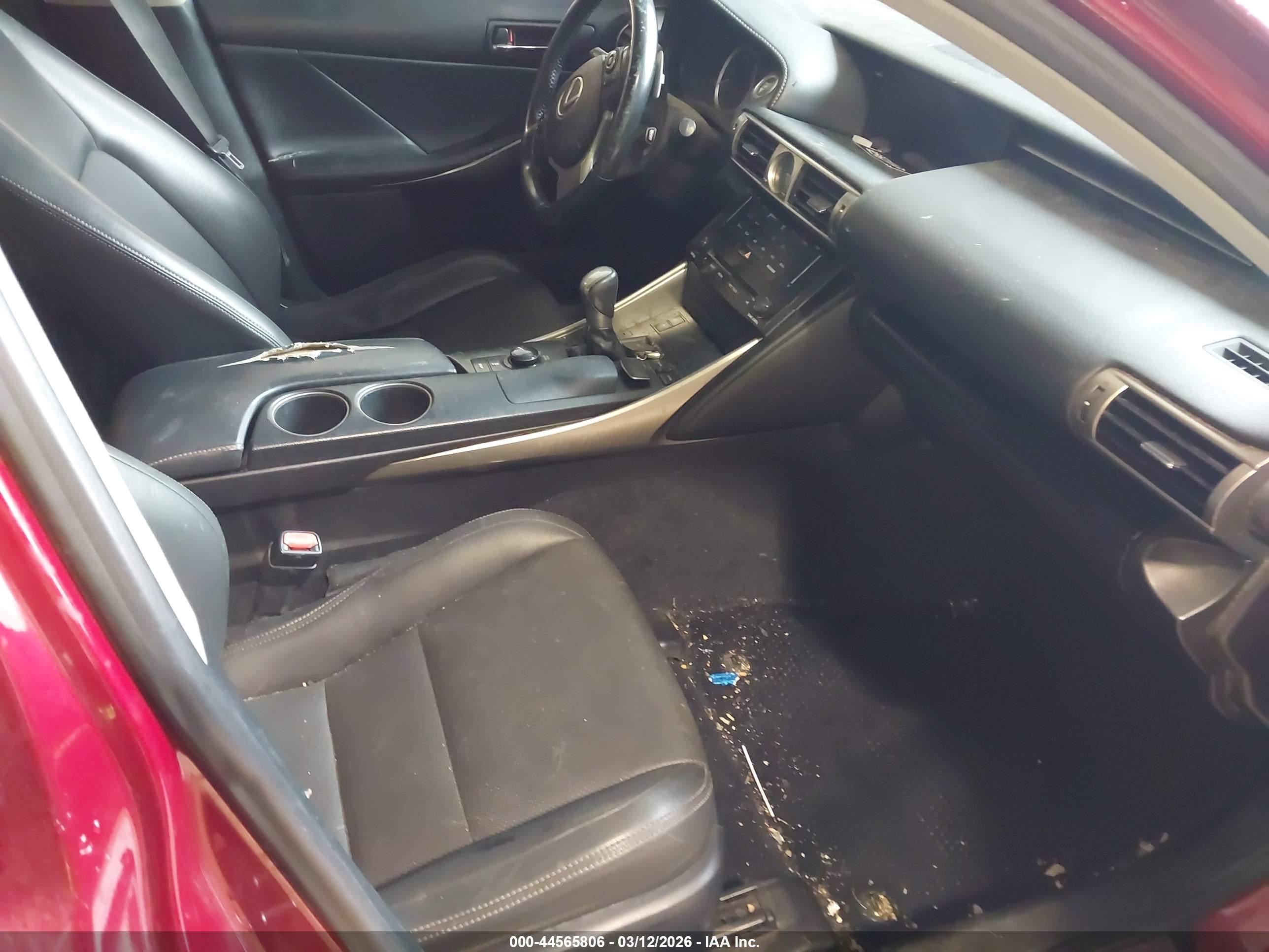 LEXUS IS image 5
