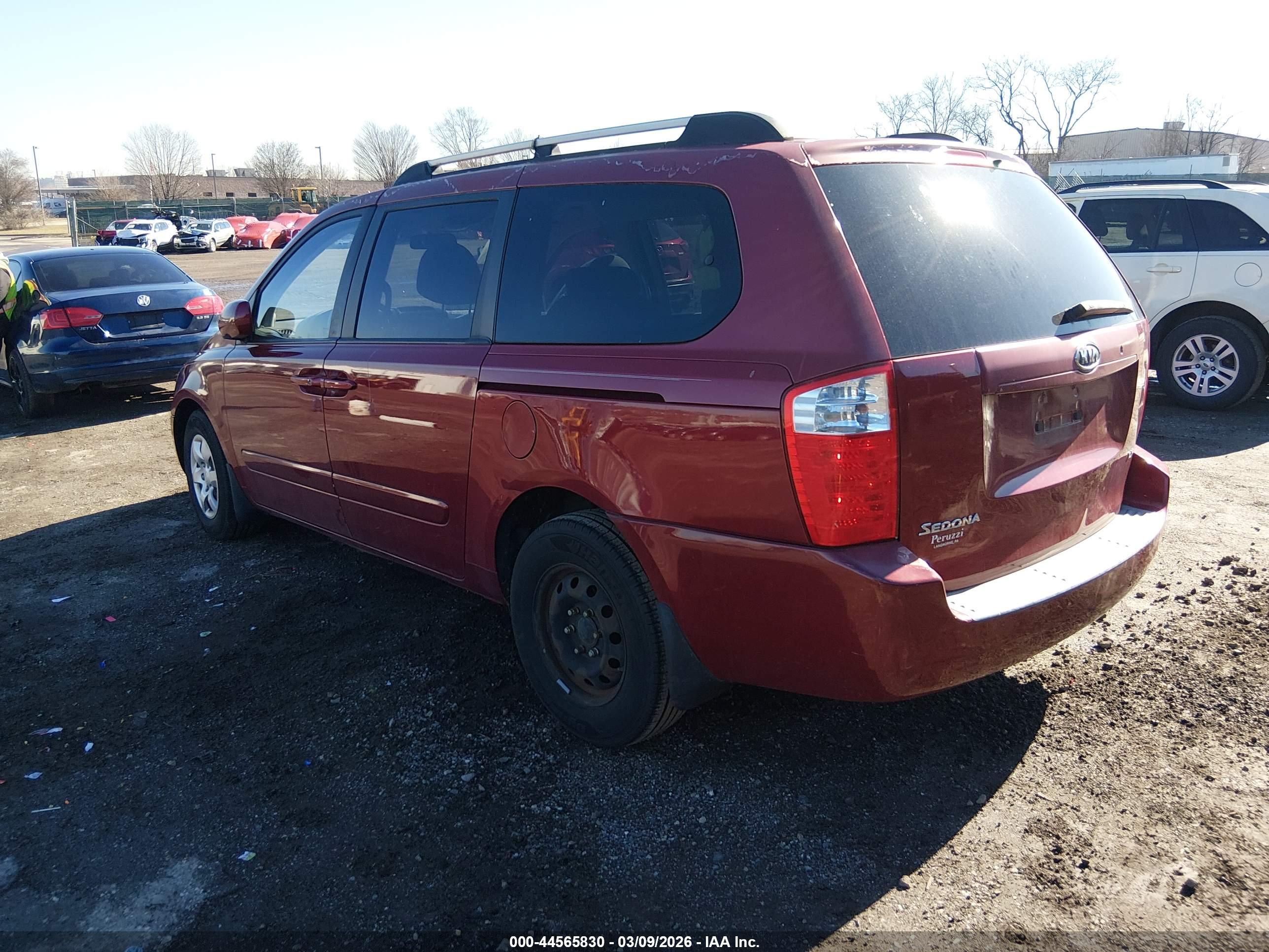 KIA SEDONA image 3
