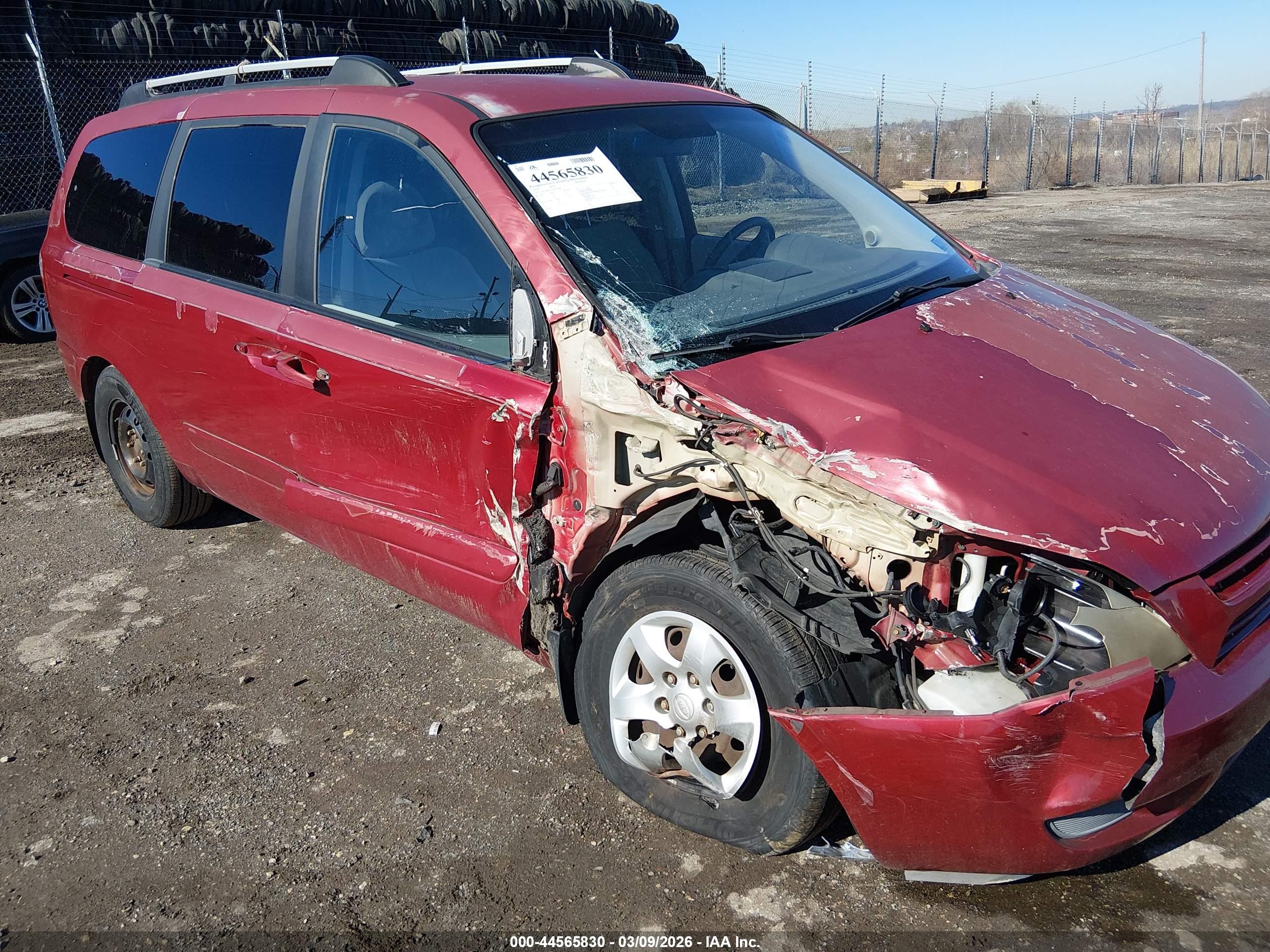 KIA SEDONA image 6