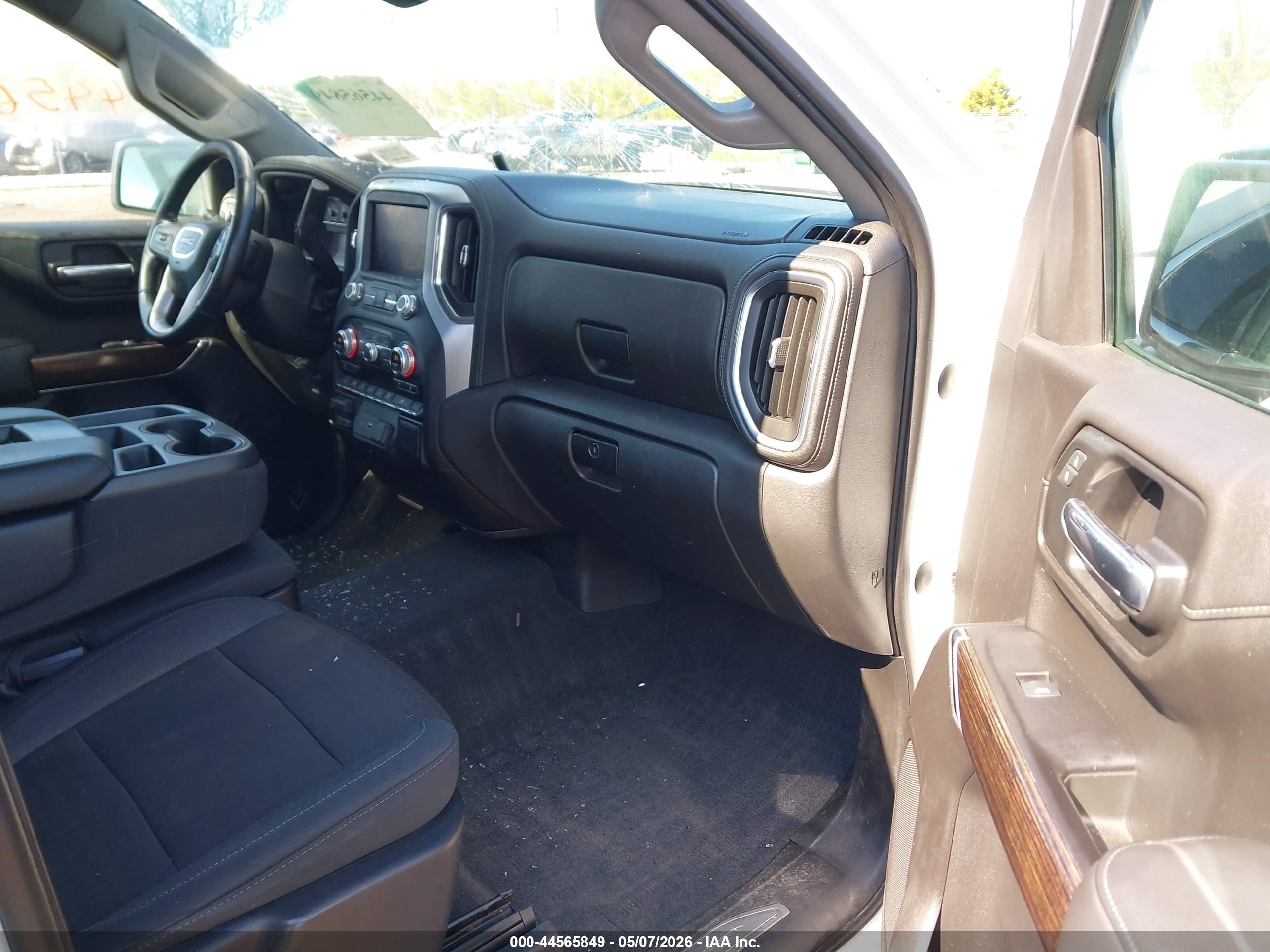 GMC SIERRA image 5