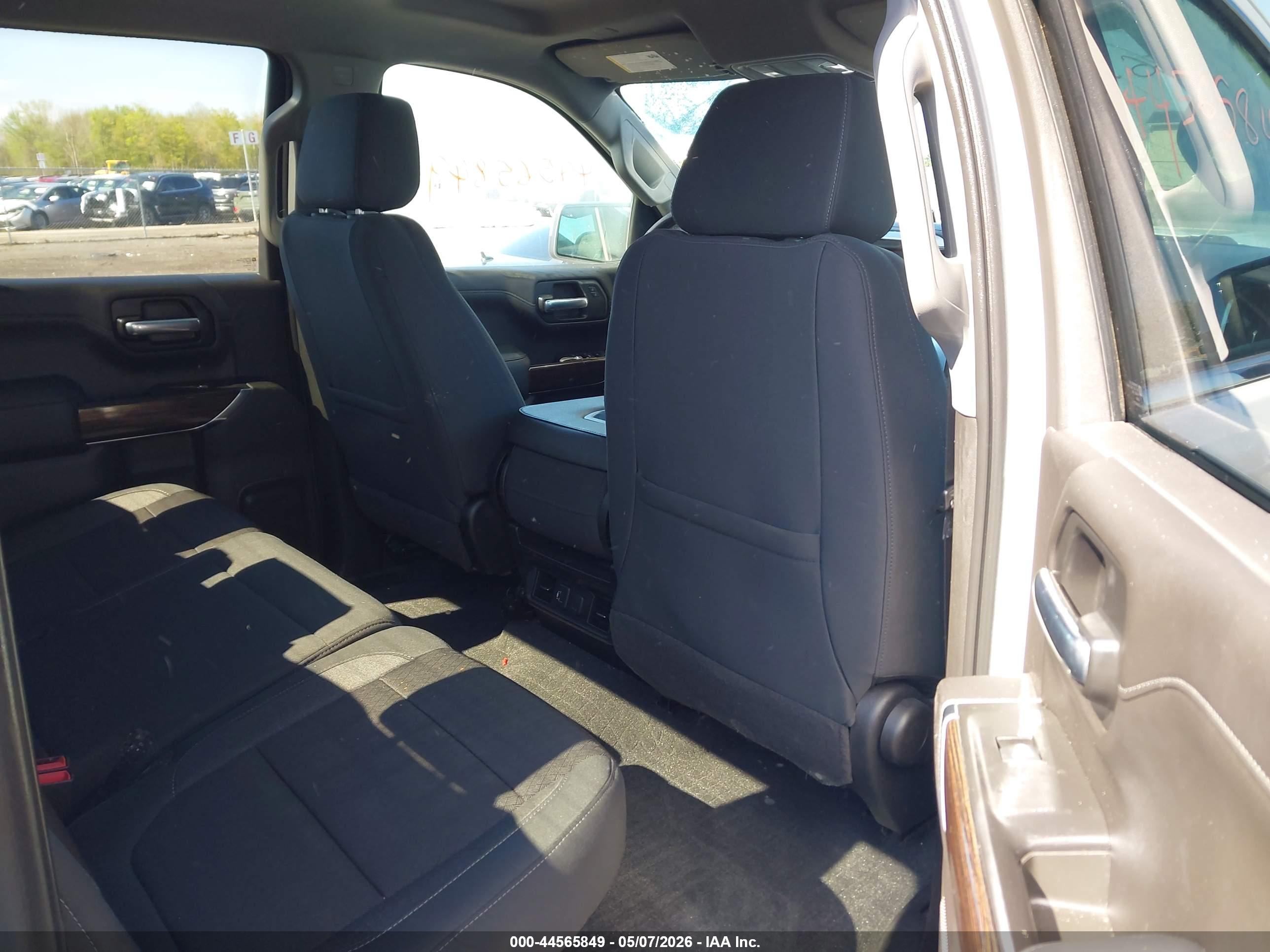 GMC SIERRA image 8