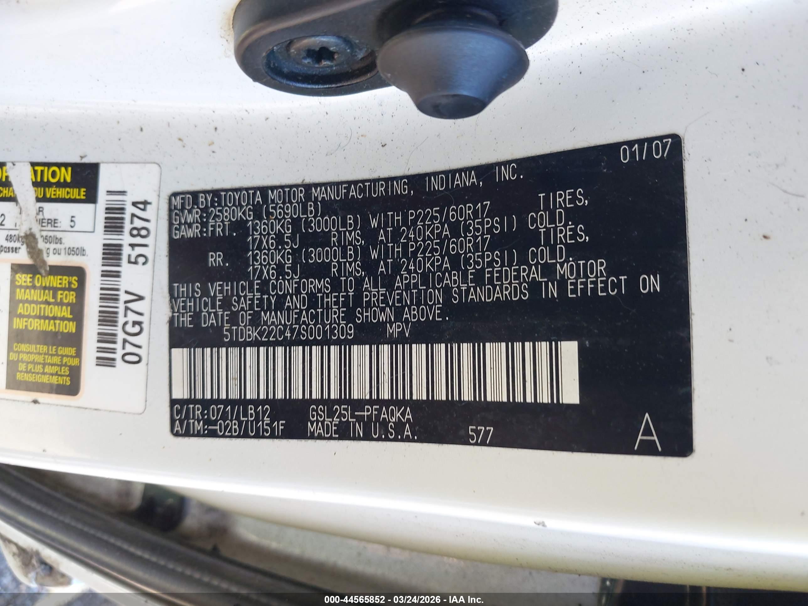 TOYOTA SIENNA image 9