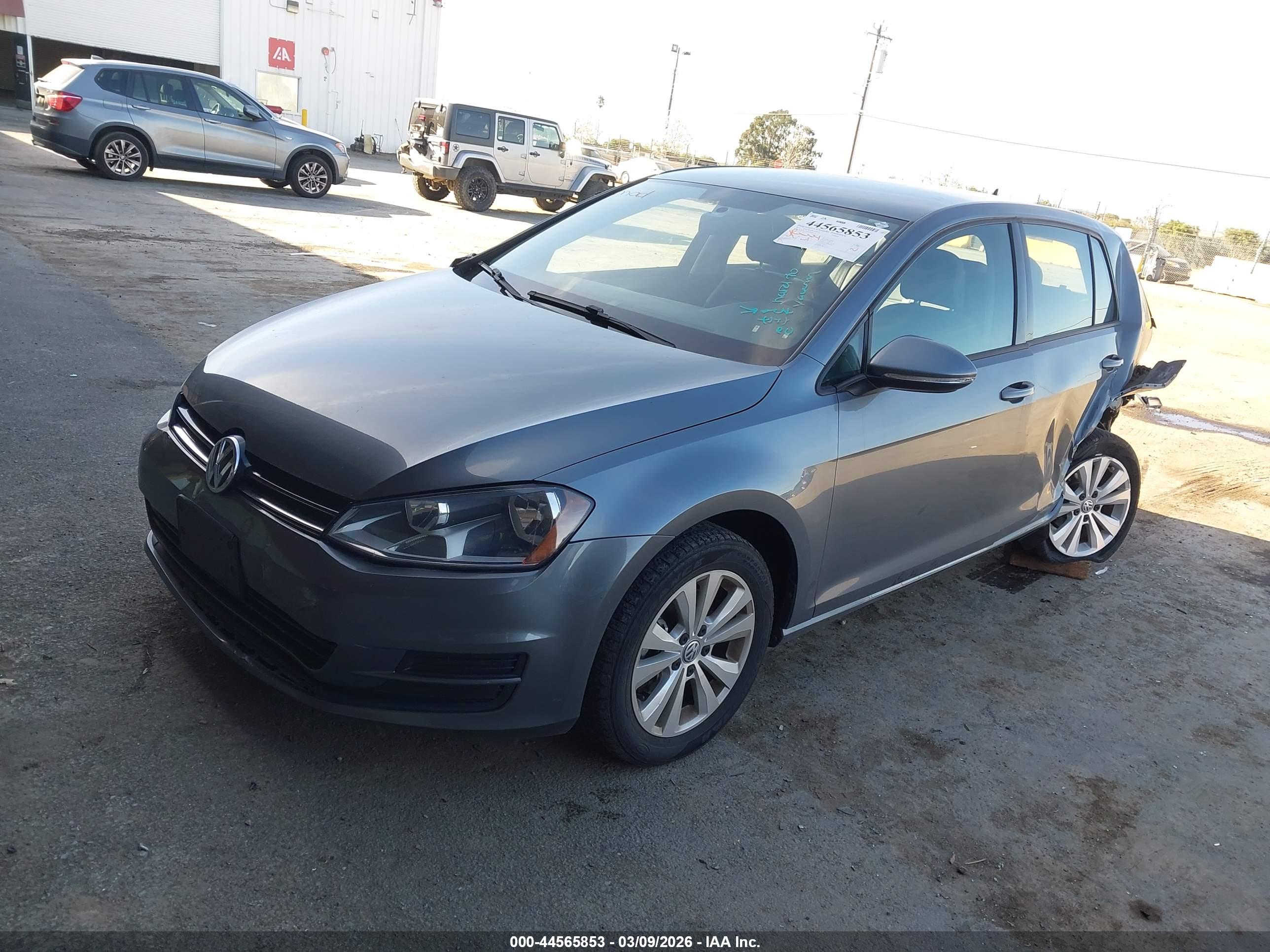 VOLKSWAGEN GOLF image 2