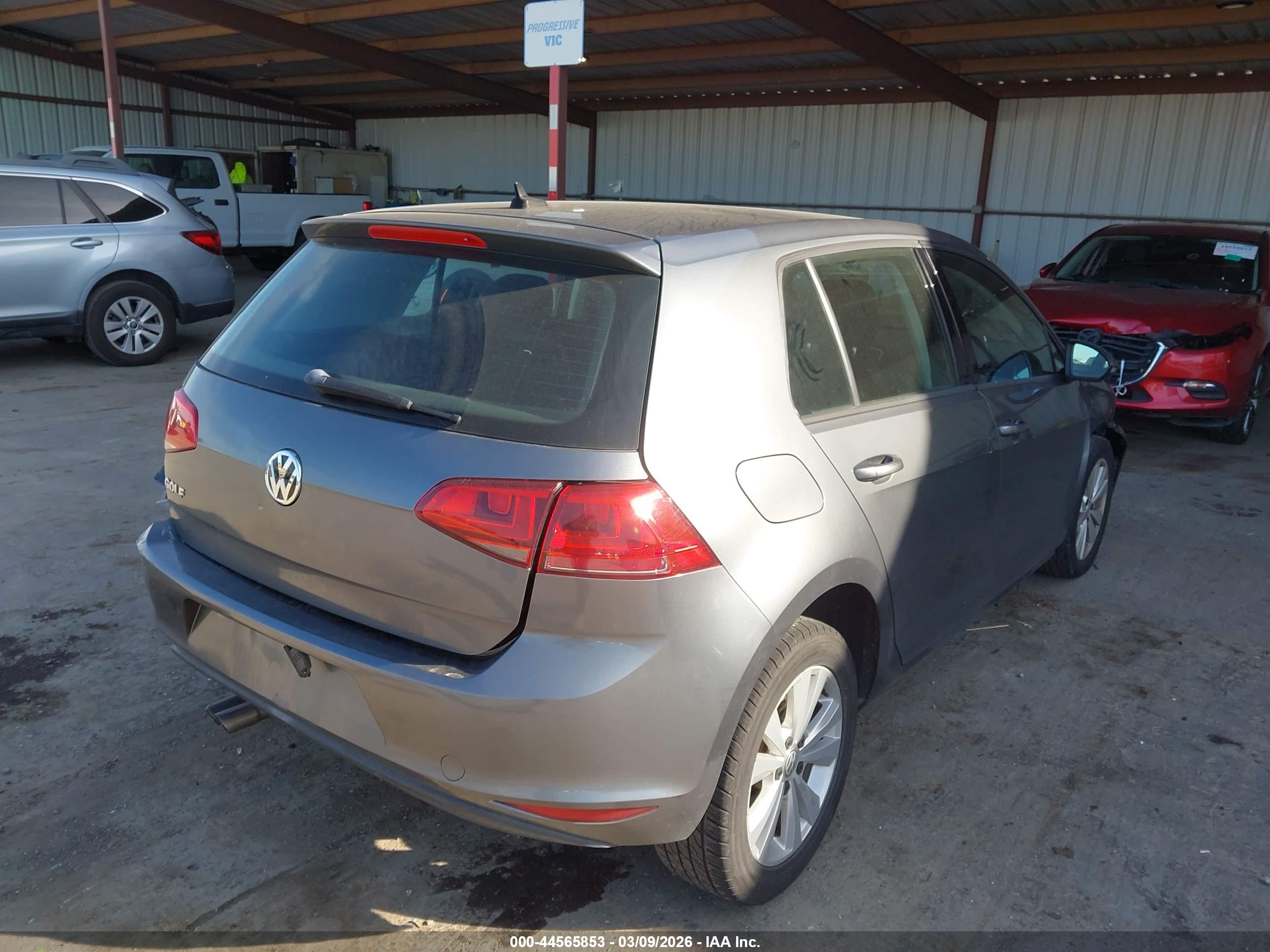 VOLKSWAGEN GOLF image 4