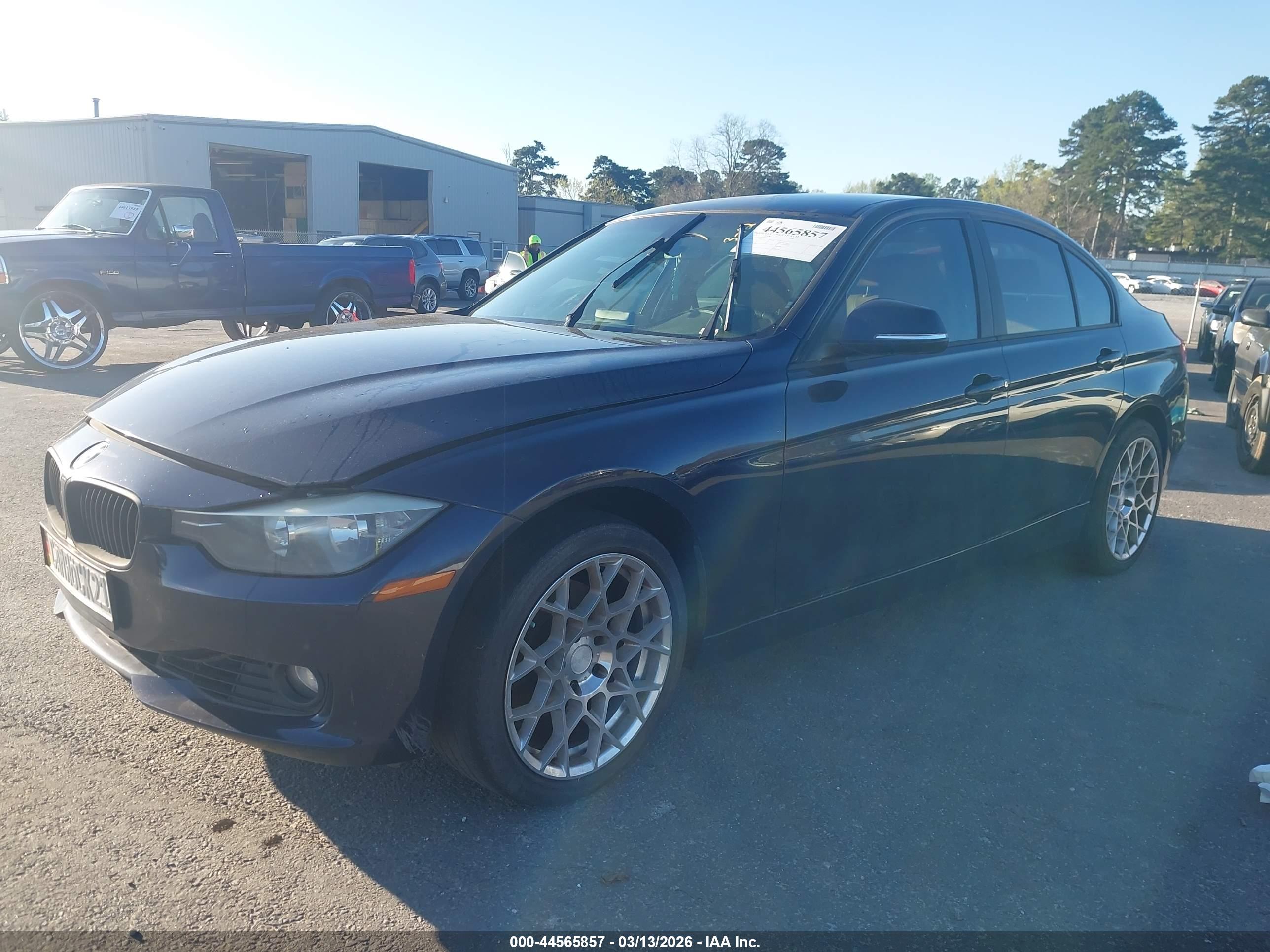 BMW 328I image 2