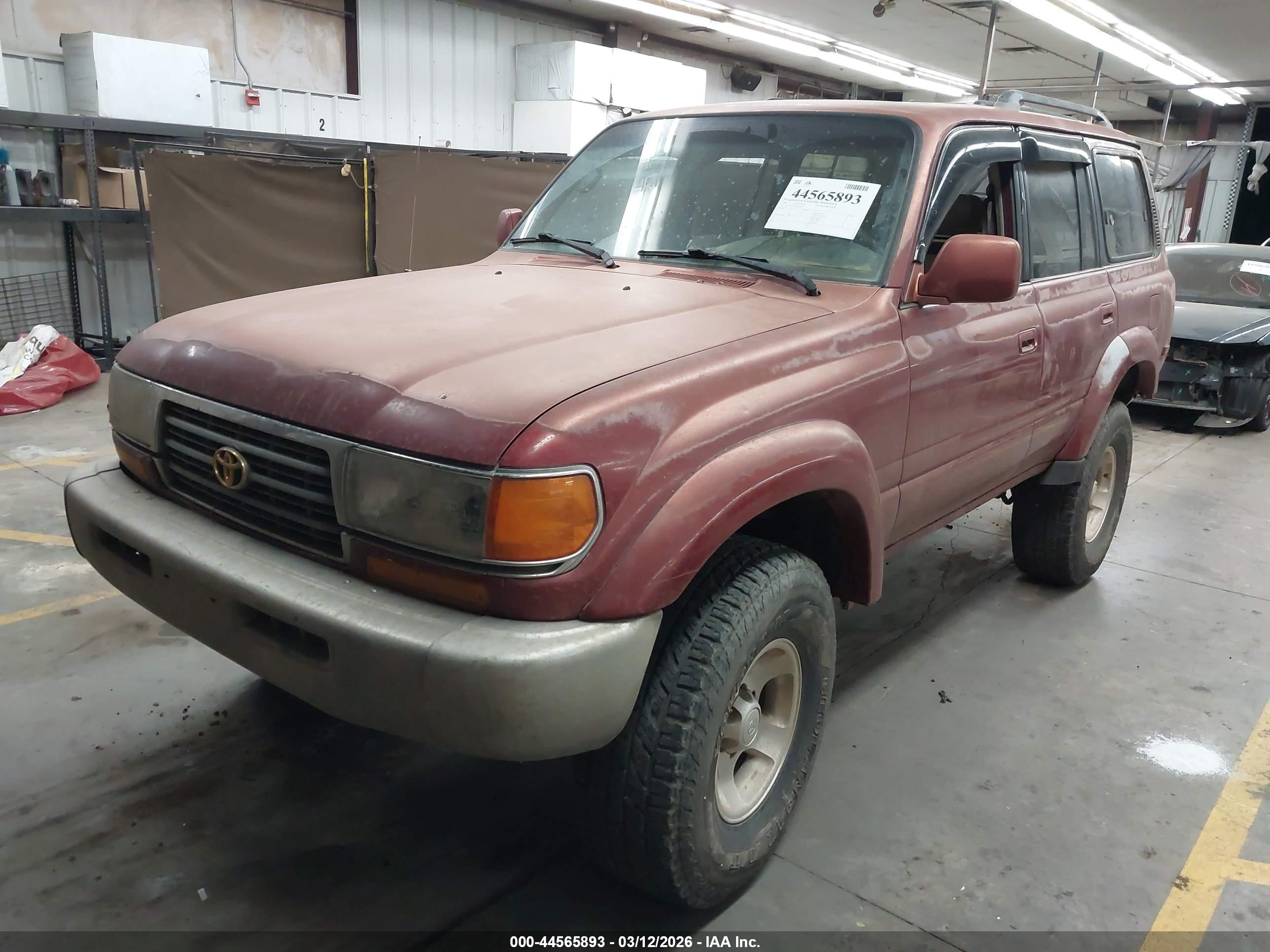 TOYOTA LAND image 2