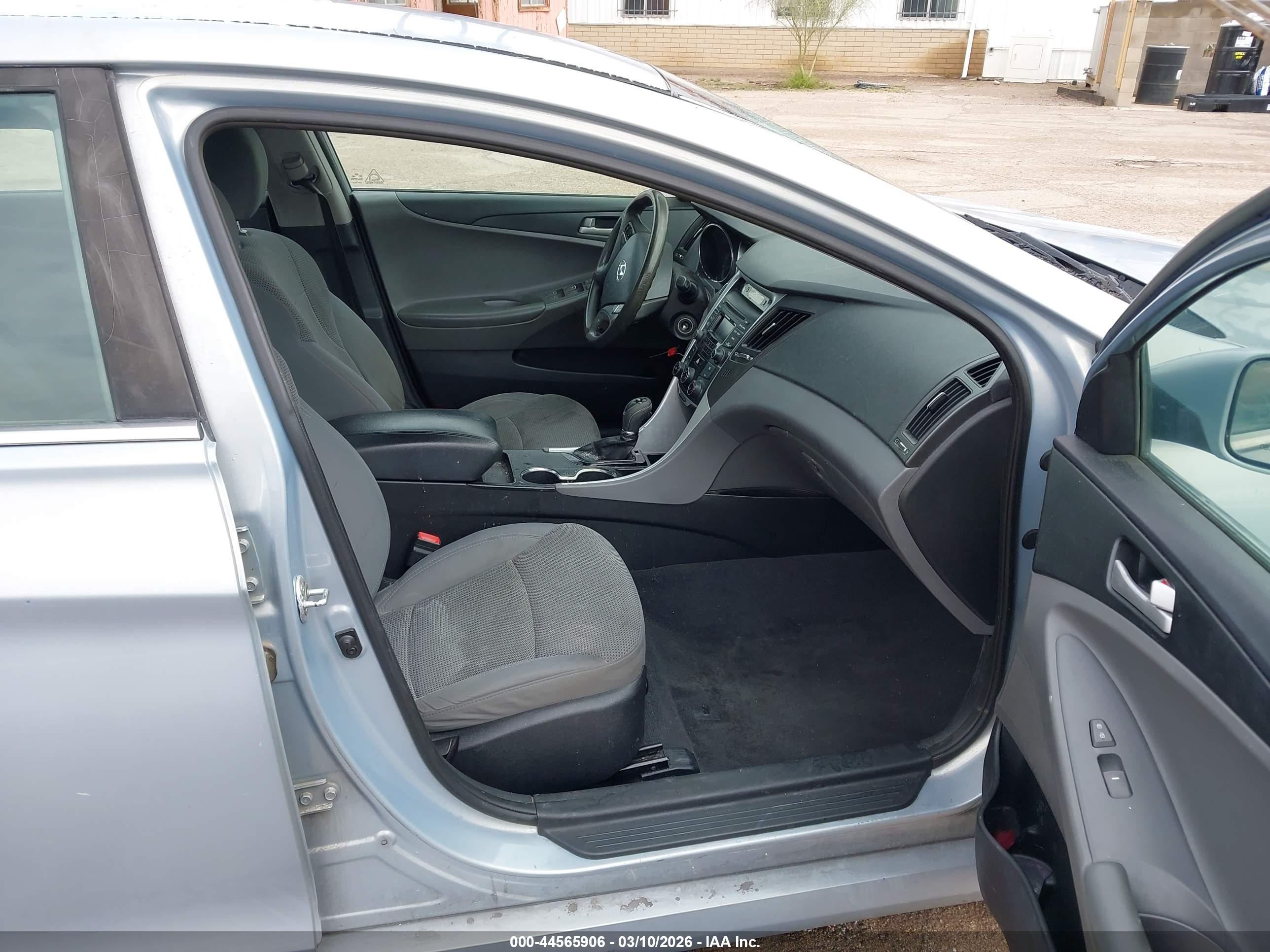 HYUNDAI SONATA image 5