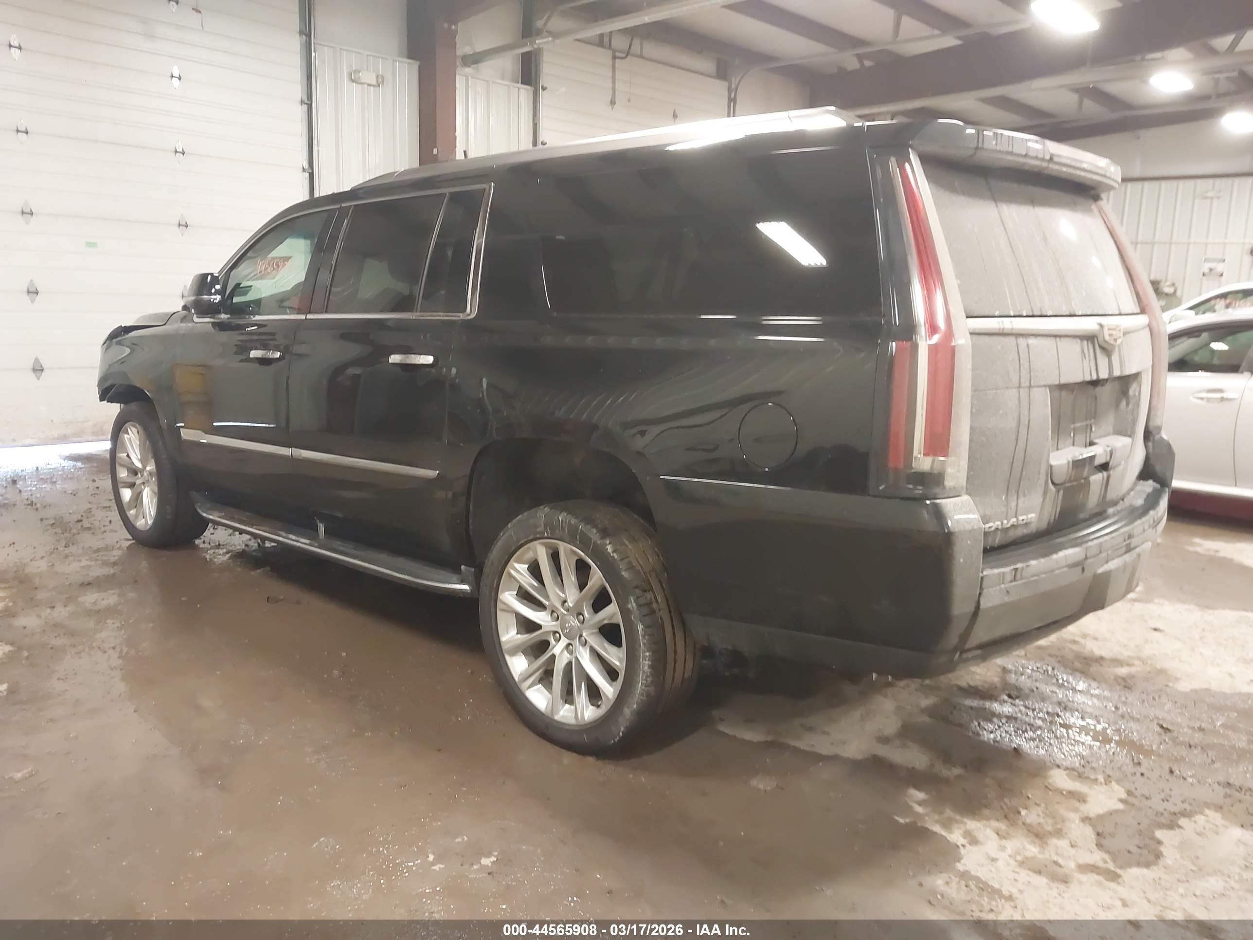 CADILLAC ESCALADE image 3