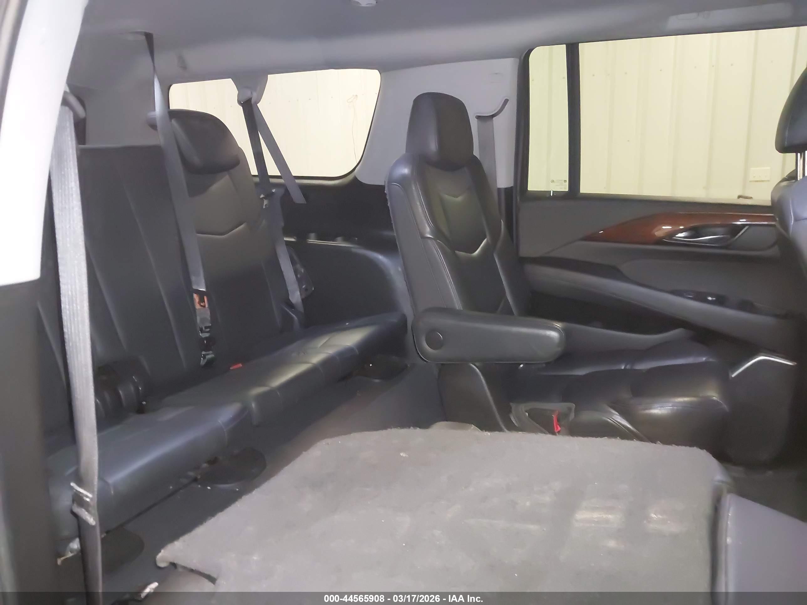 CADILLAC ESCALADE image 8
