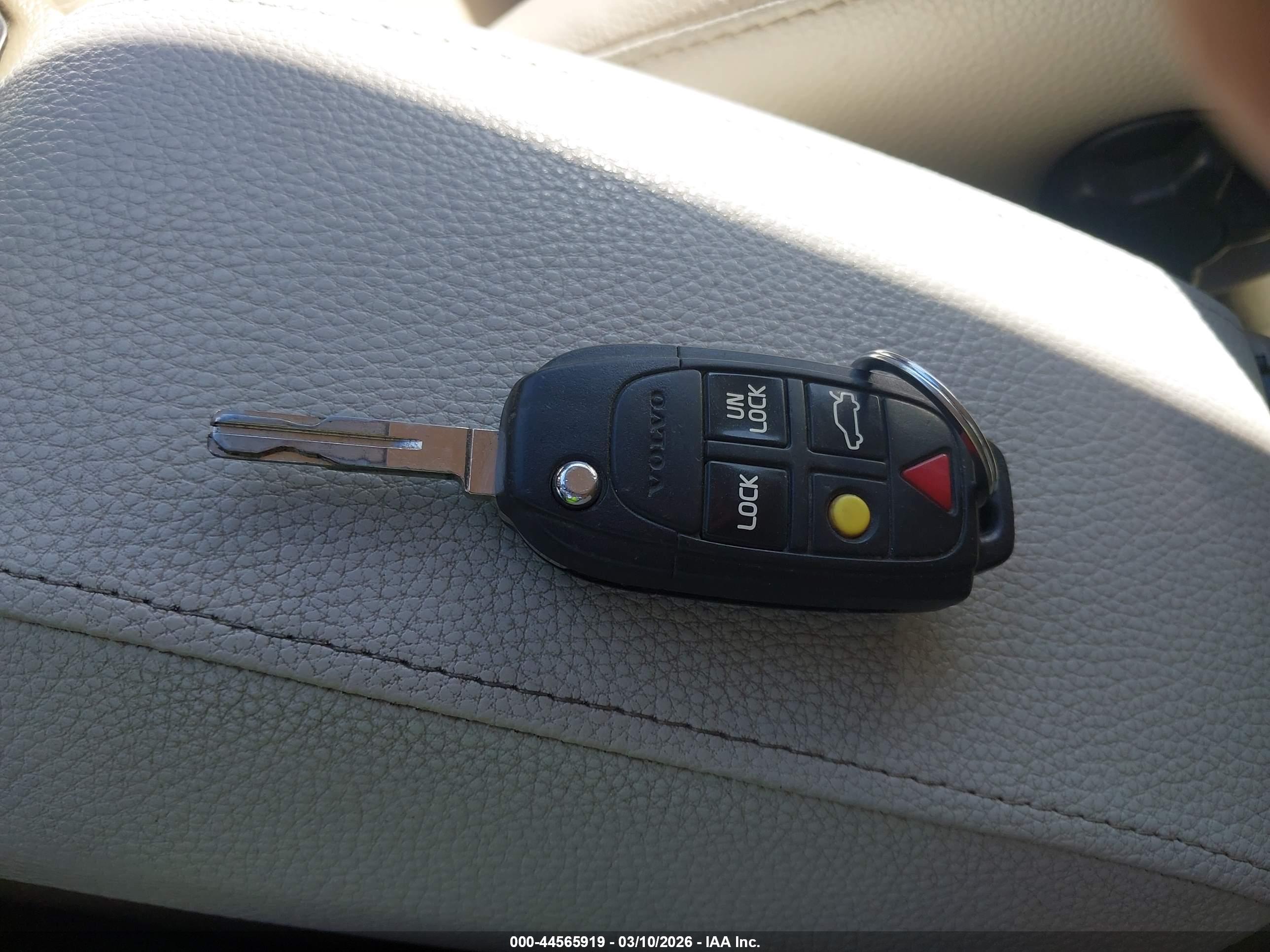 VOLVO XC90 image 11