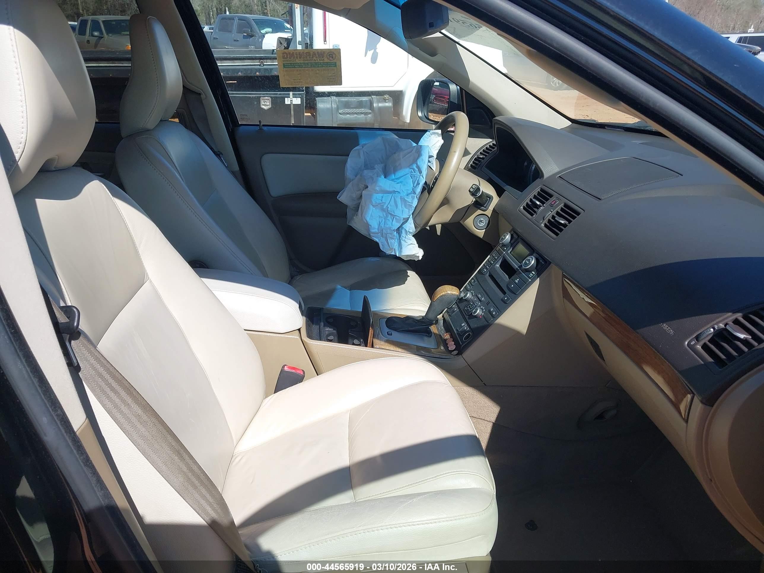 VOLVO XC90 image 5