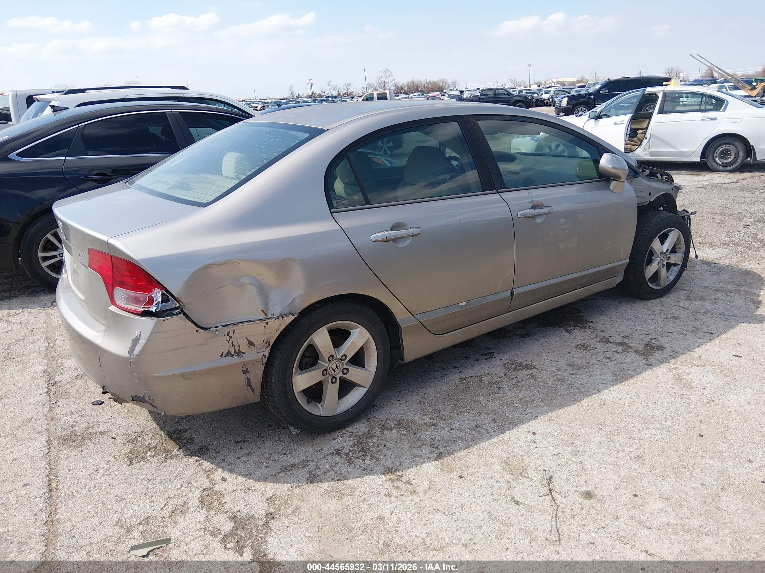 HONDA CIVIC image 4