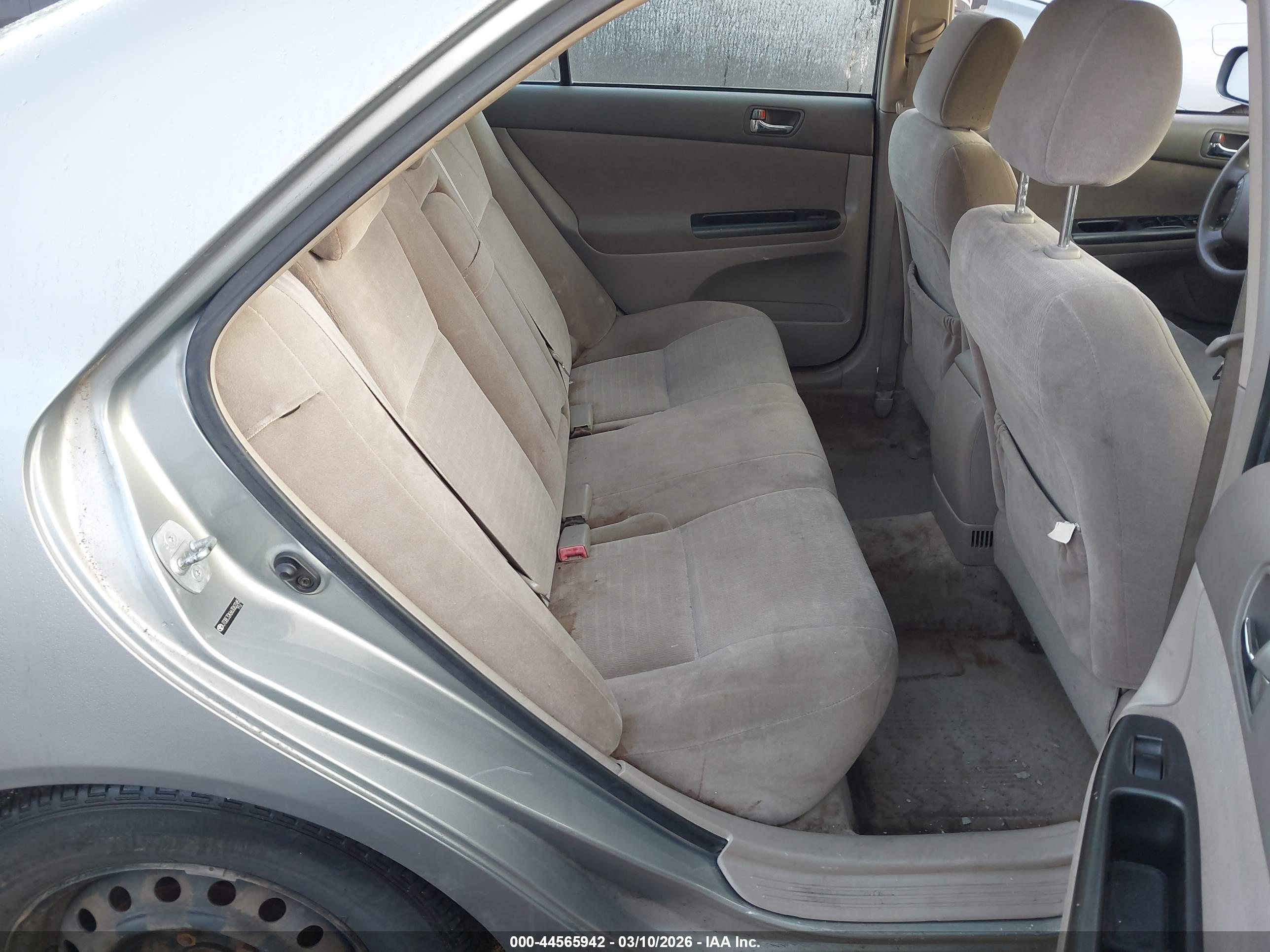 TOYOTA CAMRY image 8