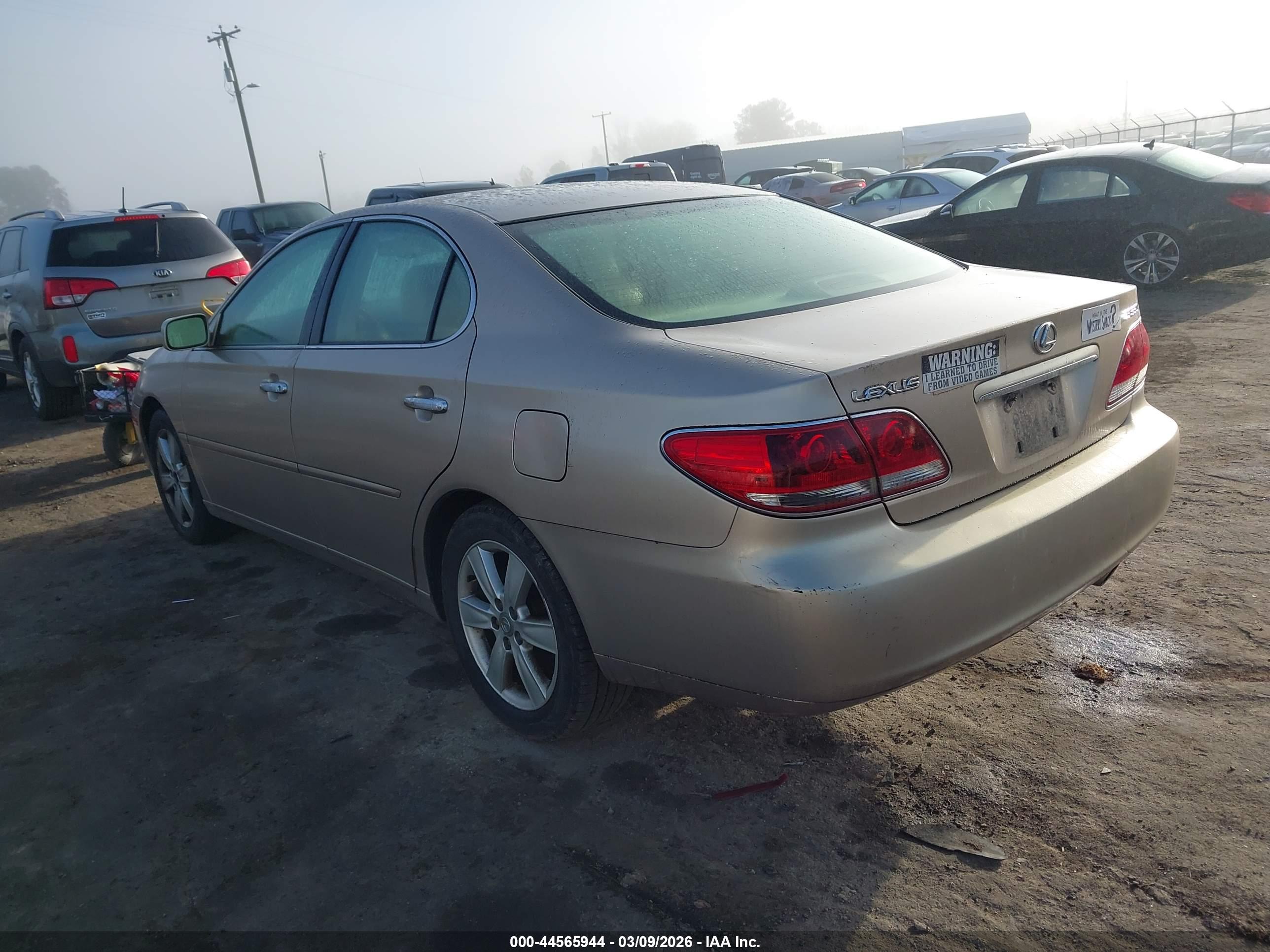 LEXUS ES image 3