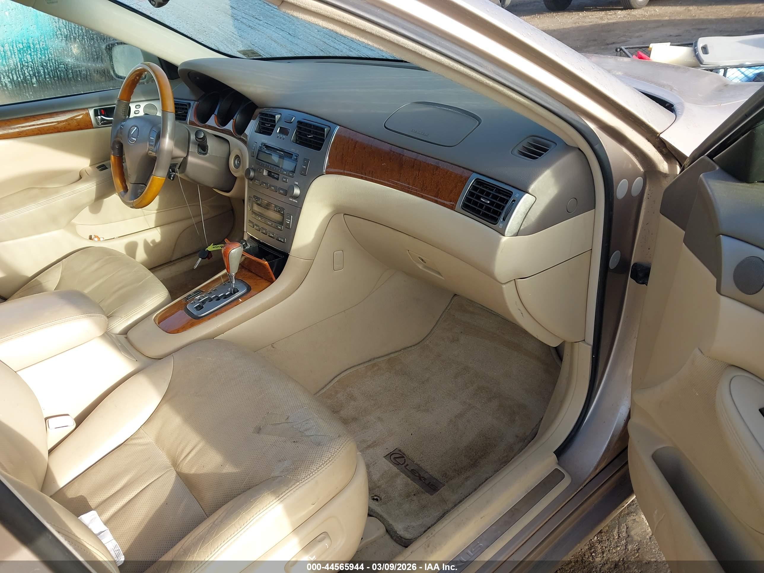 LEXUS ES image 5