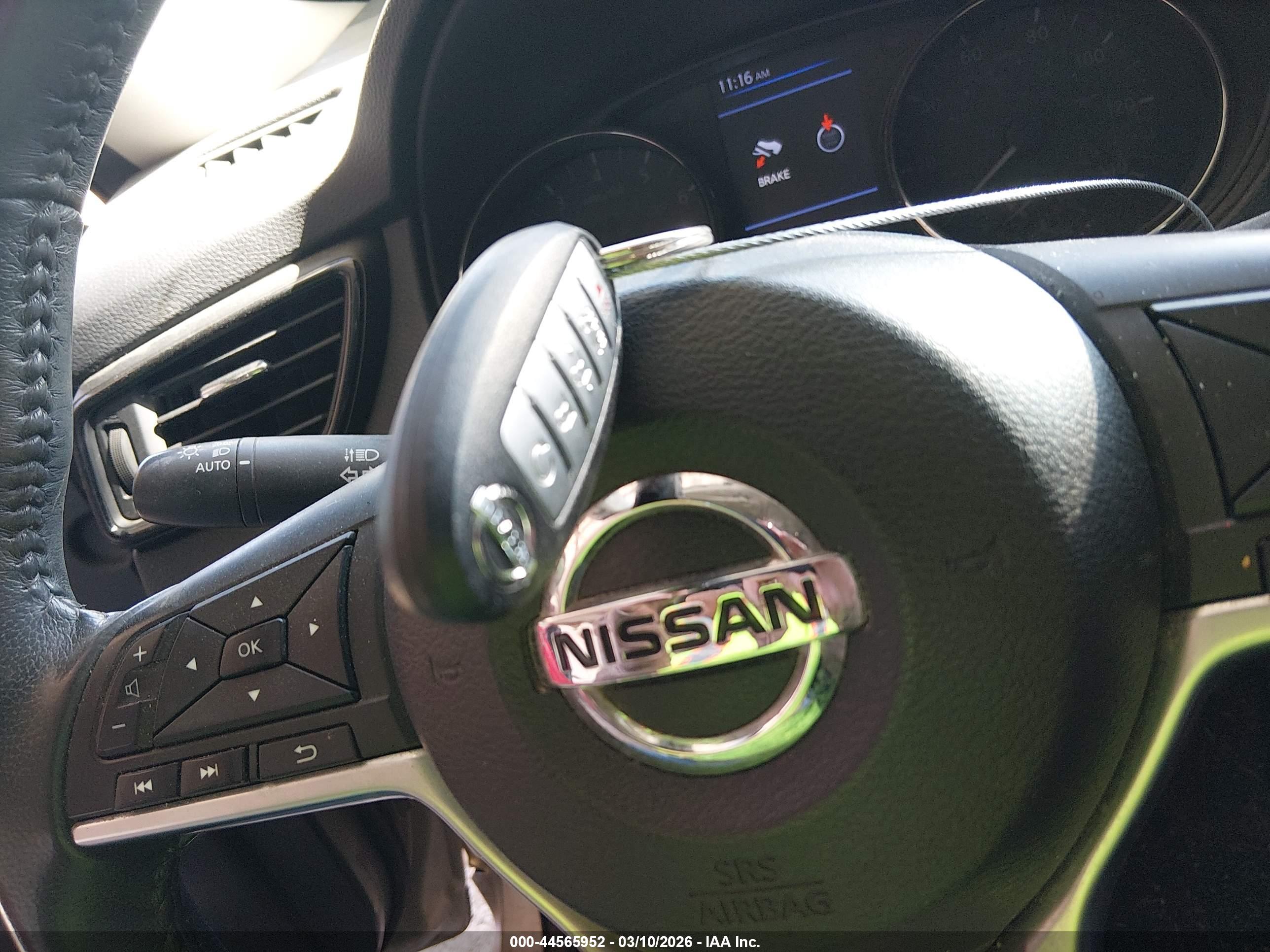 NISSAN ROGUE image 11