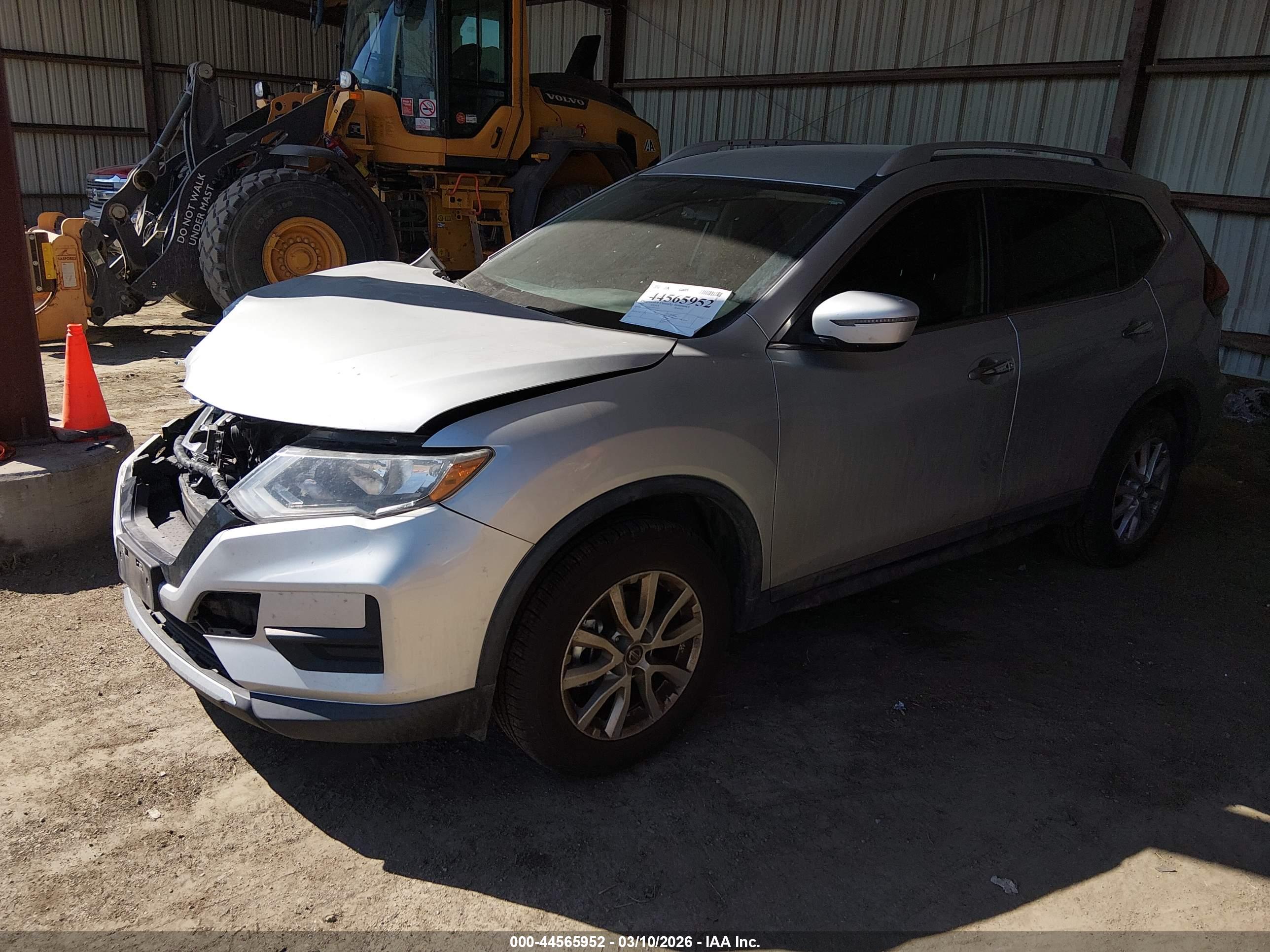 NISSAN ROGUE image 2