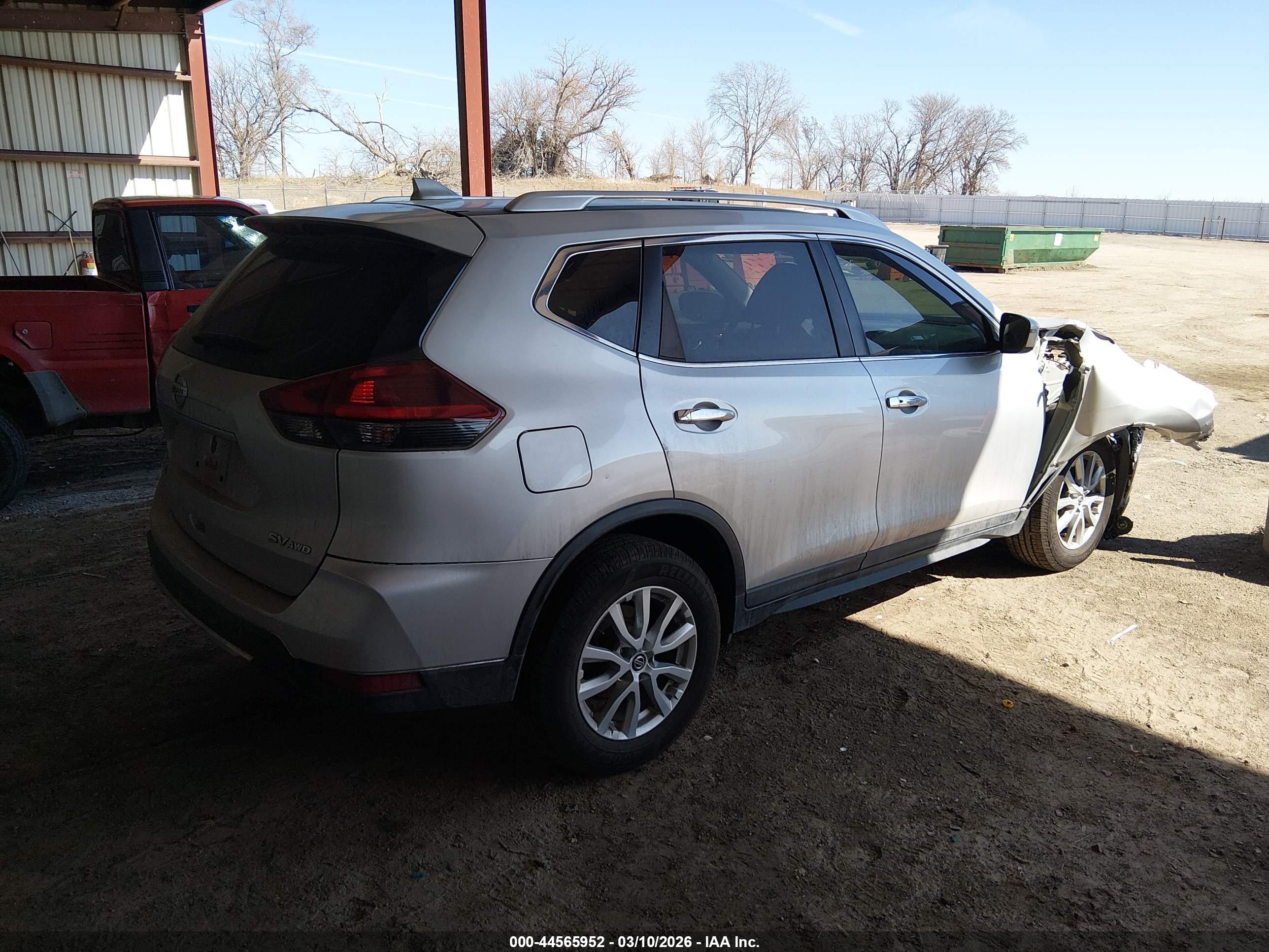 NISSAN ROGUE image 4