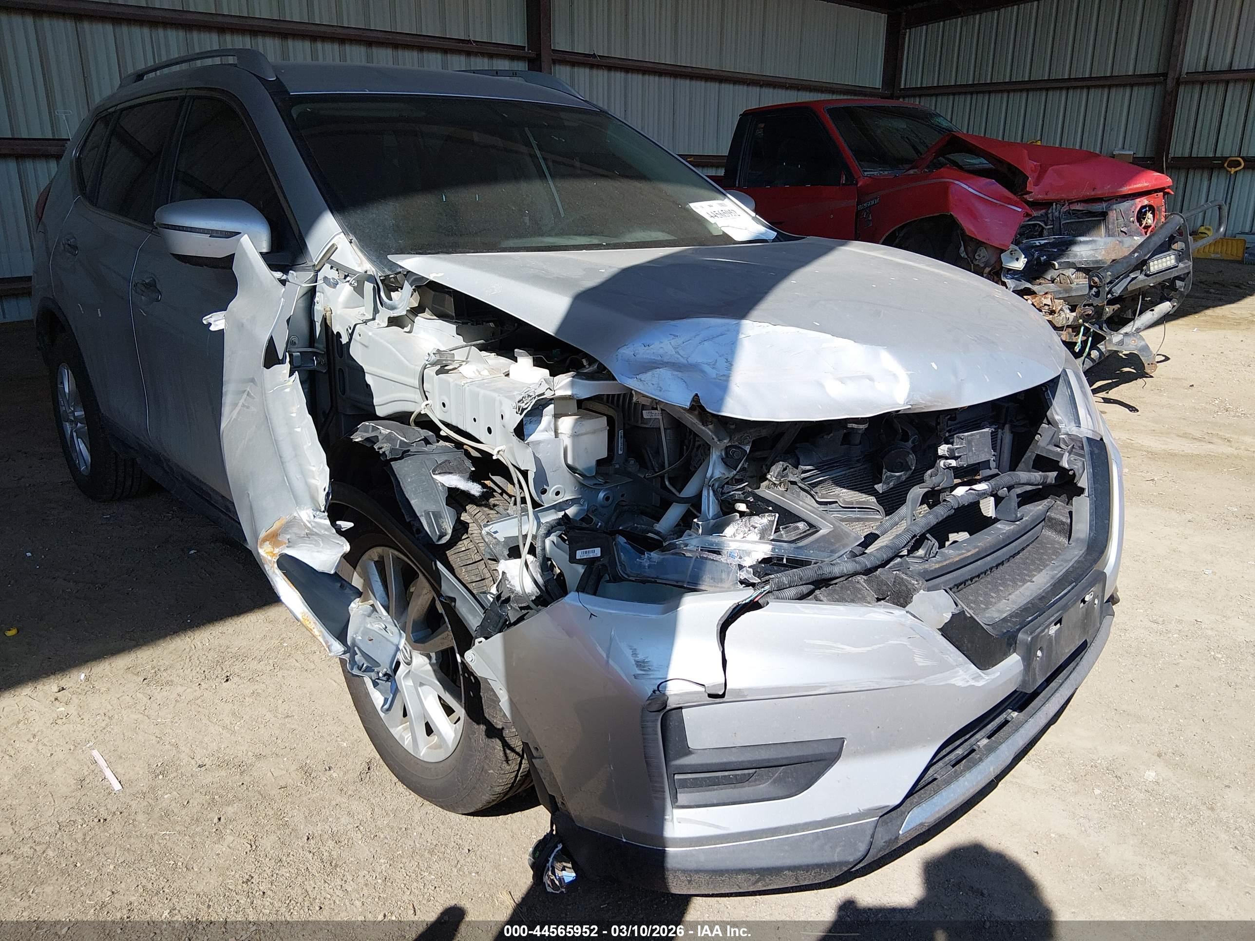 NISSAN ROGUE image 6