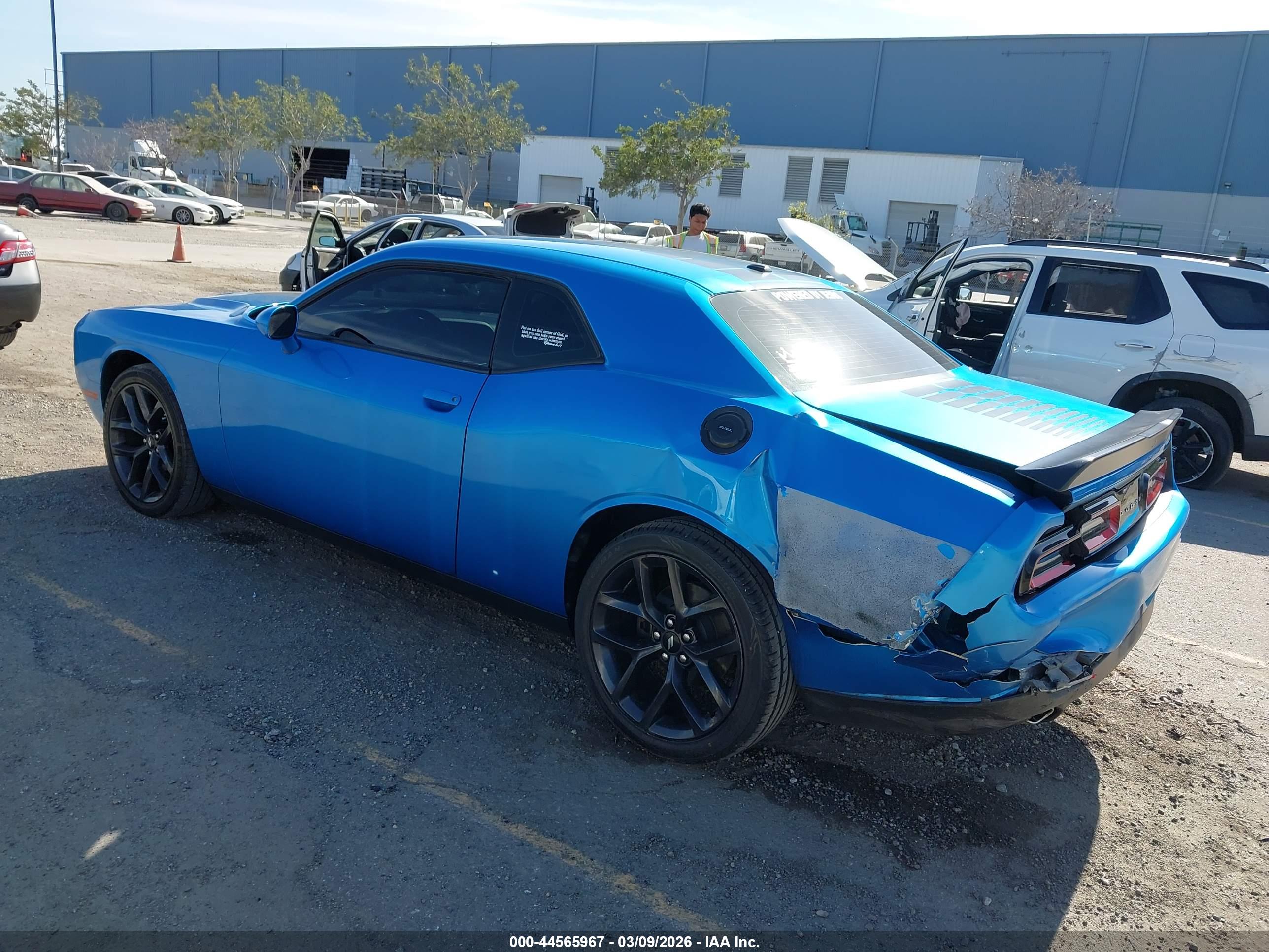 DODGE CHALLENGER image 3