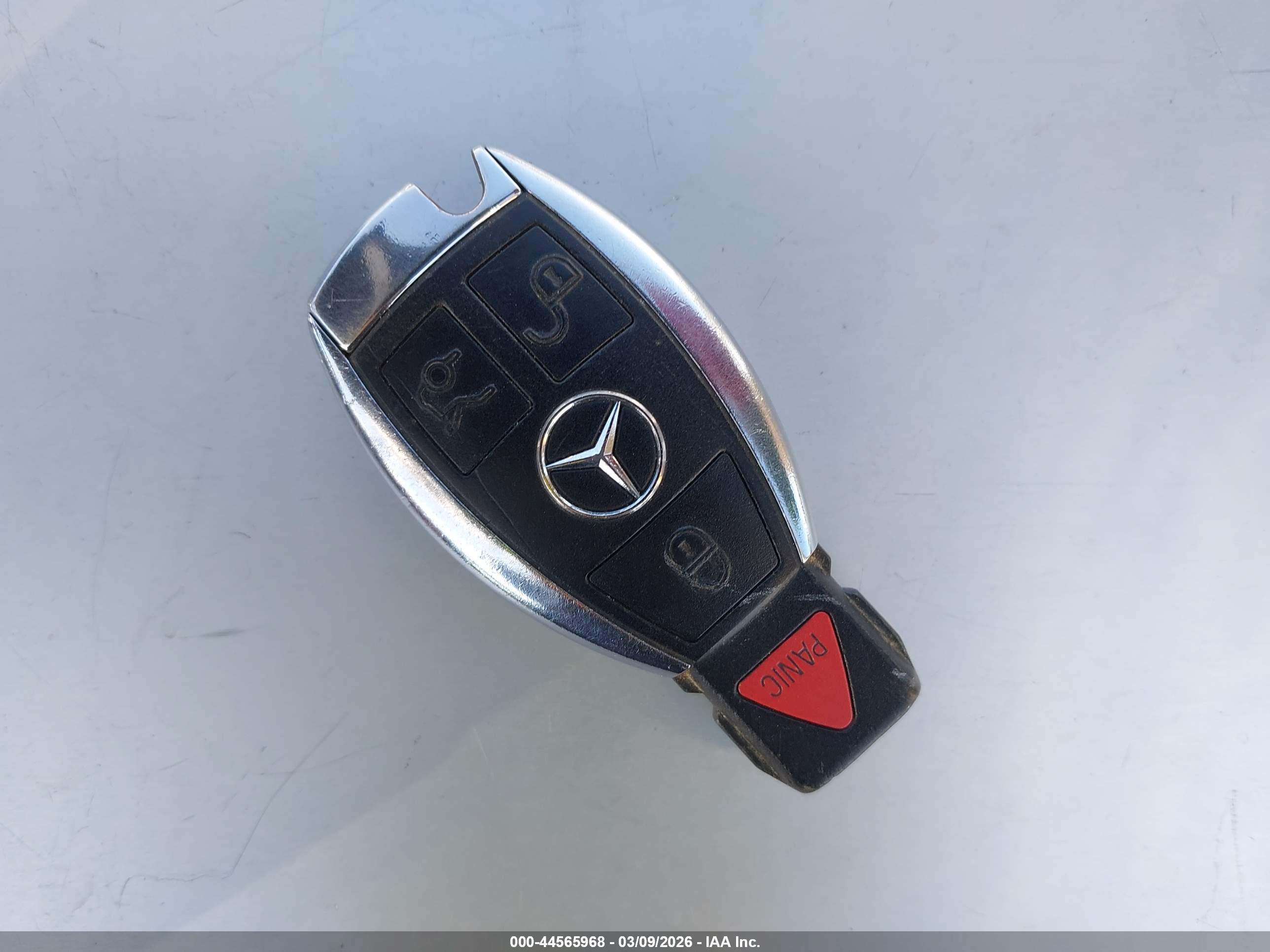 MERCEDES-BENZ E image 11
