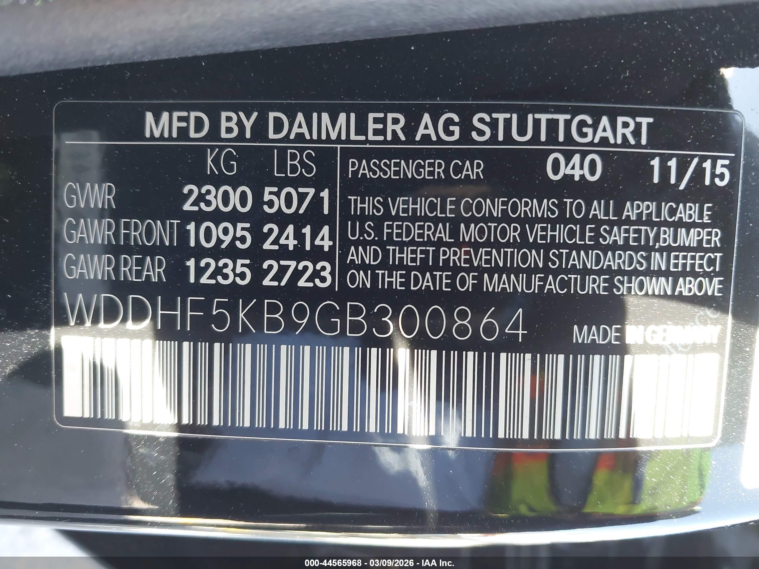 MERCEDES-BENZ E image 9