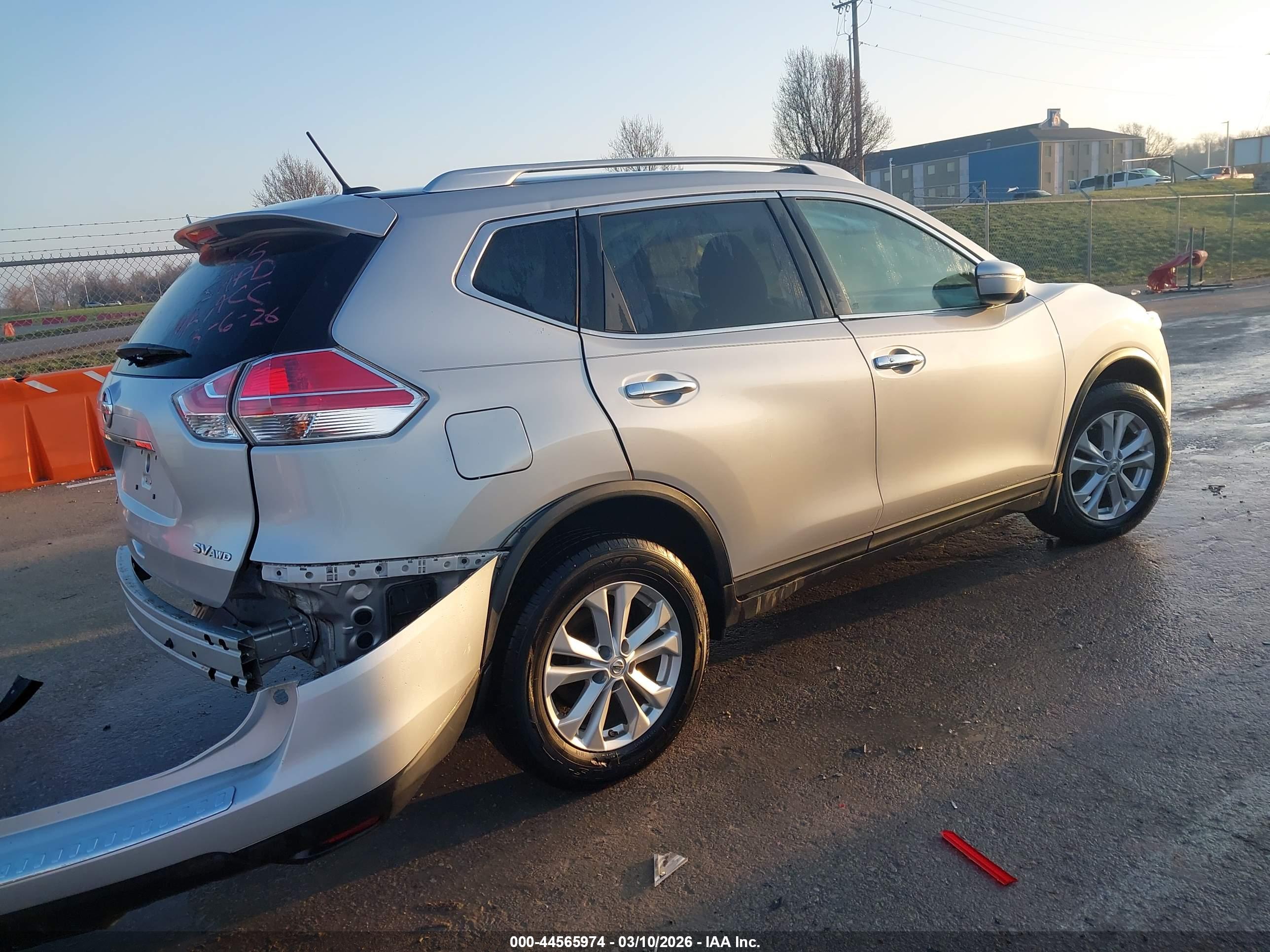 NISSAN ROGUE image 4