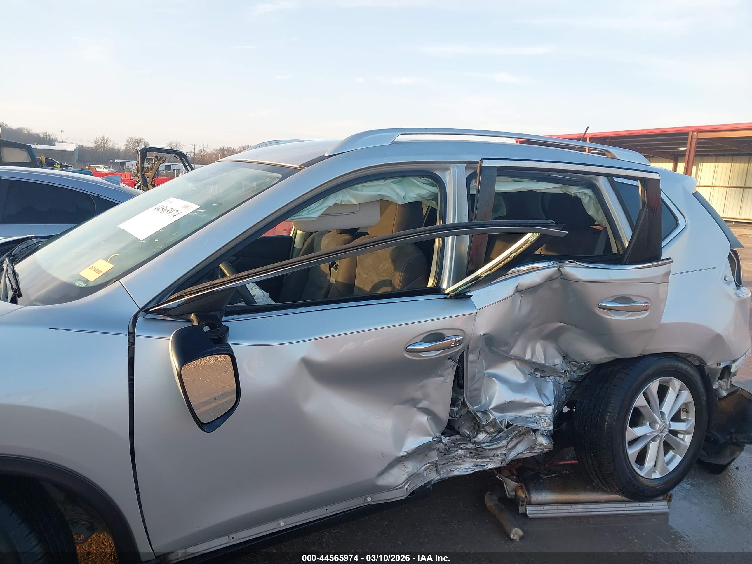 NISSAN ROGUE image 6