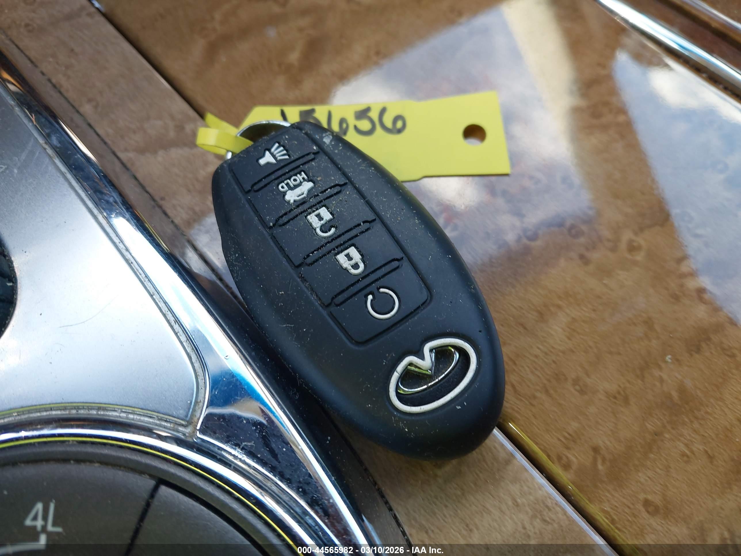 INFINITI QX80 image 11