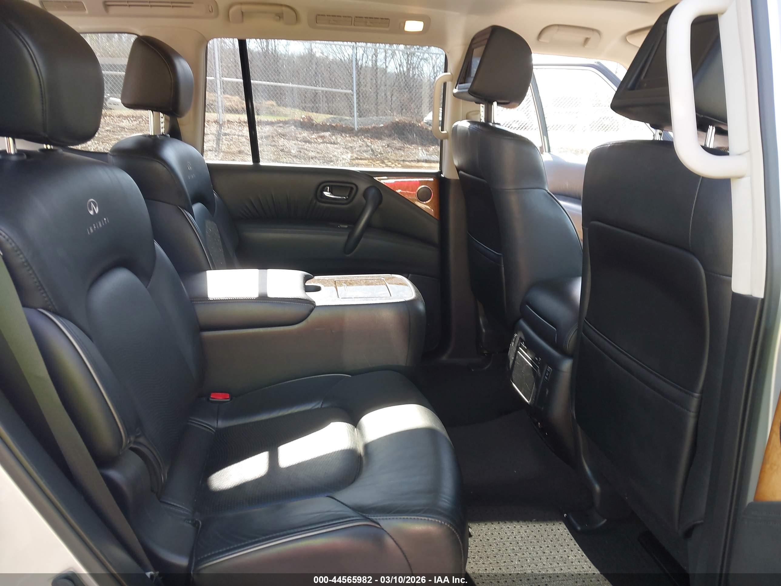 INFINITI QX80 image 8