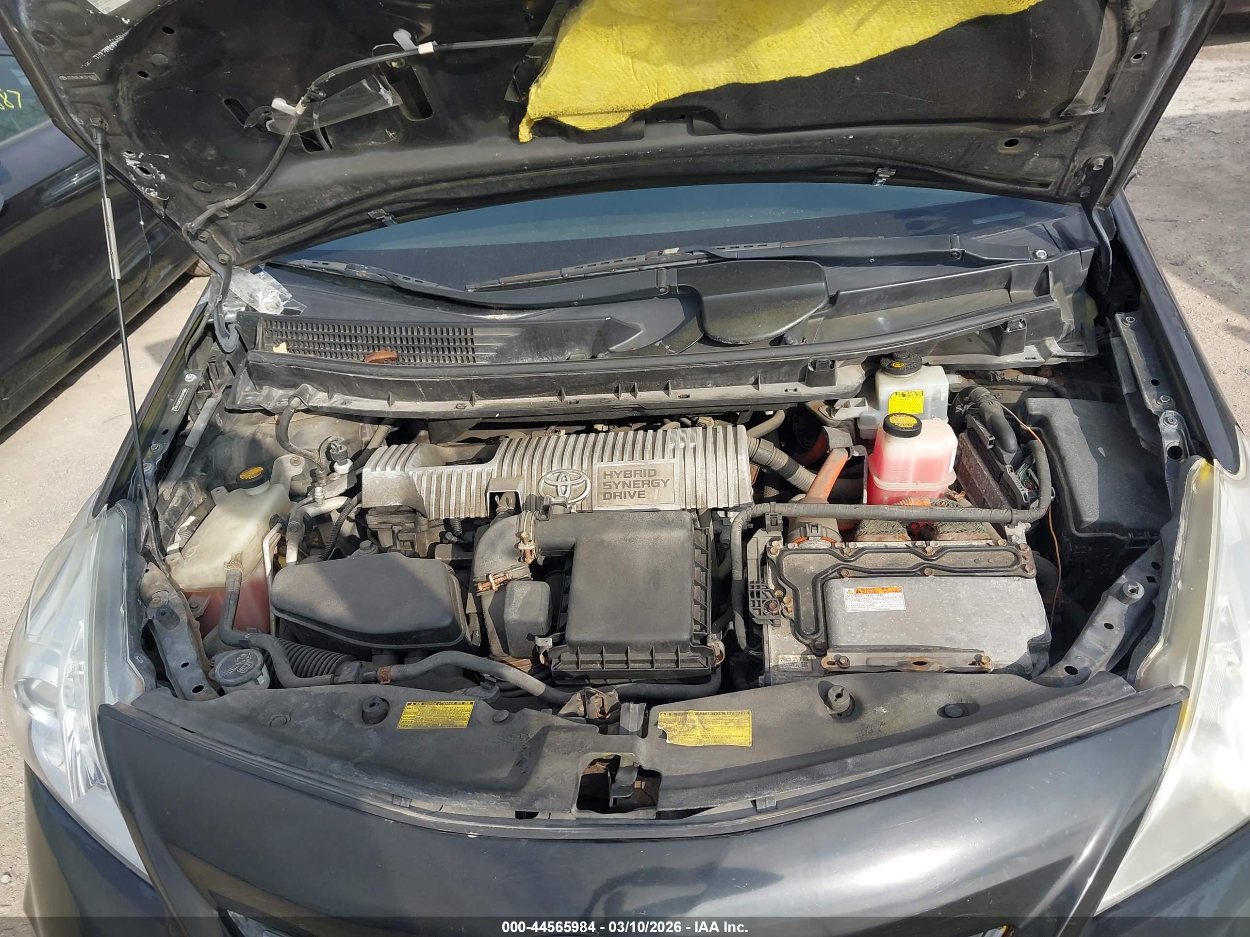 TOYOTA PRIUS image 10