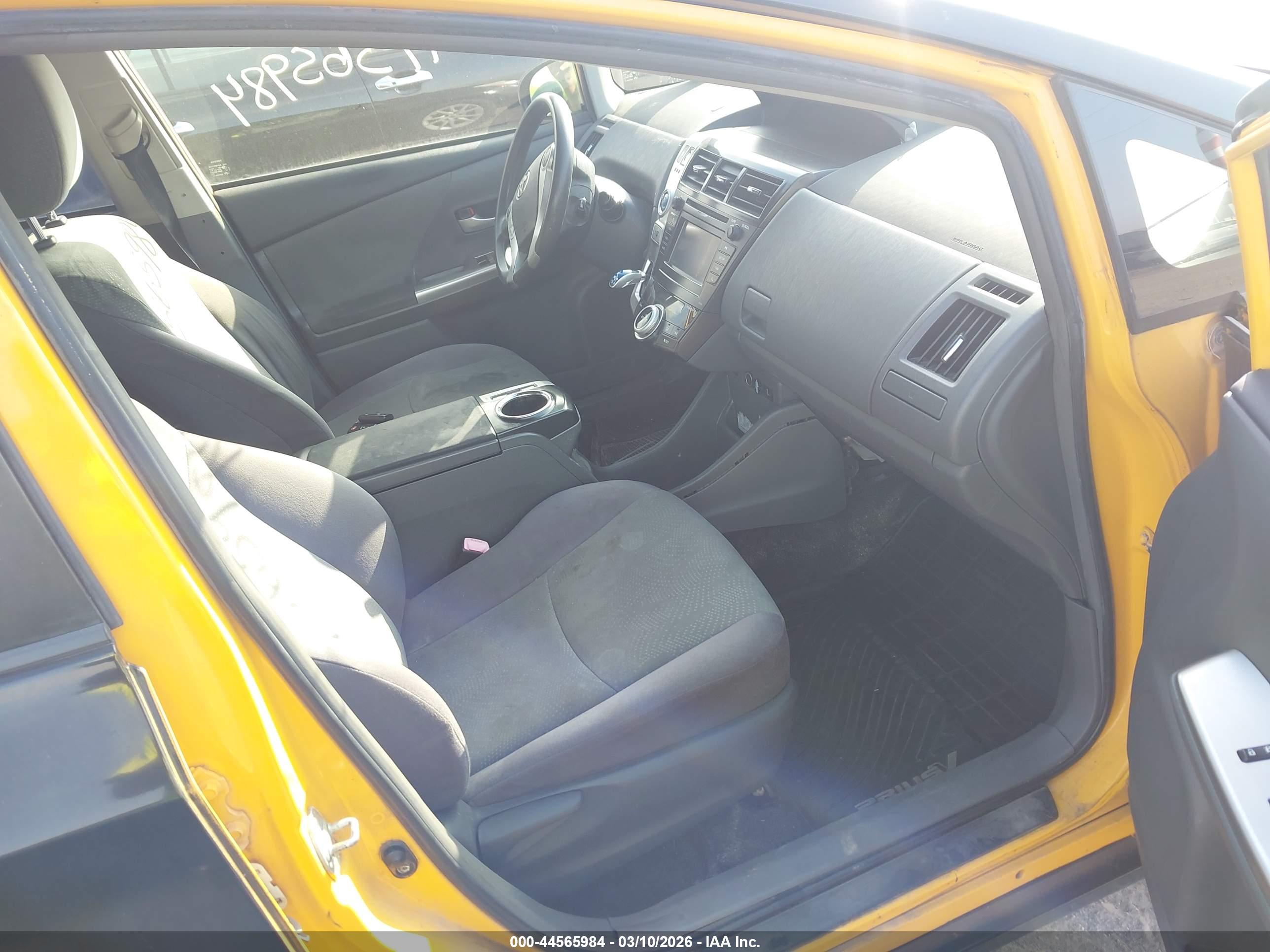 TOYOTA PRIUS image 5