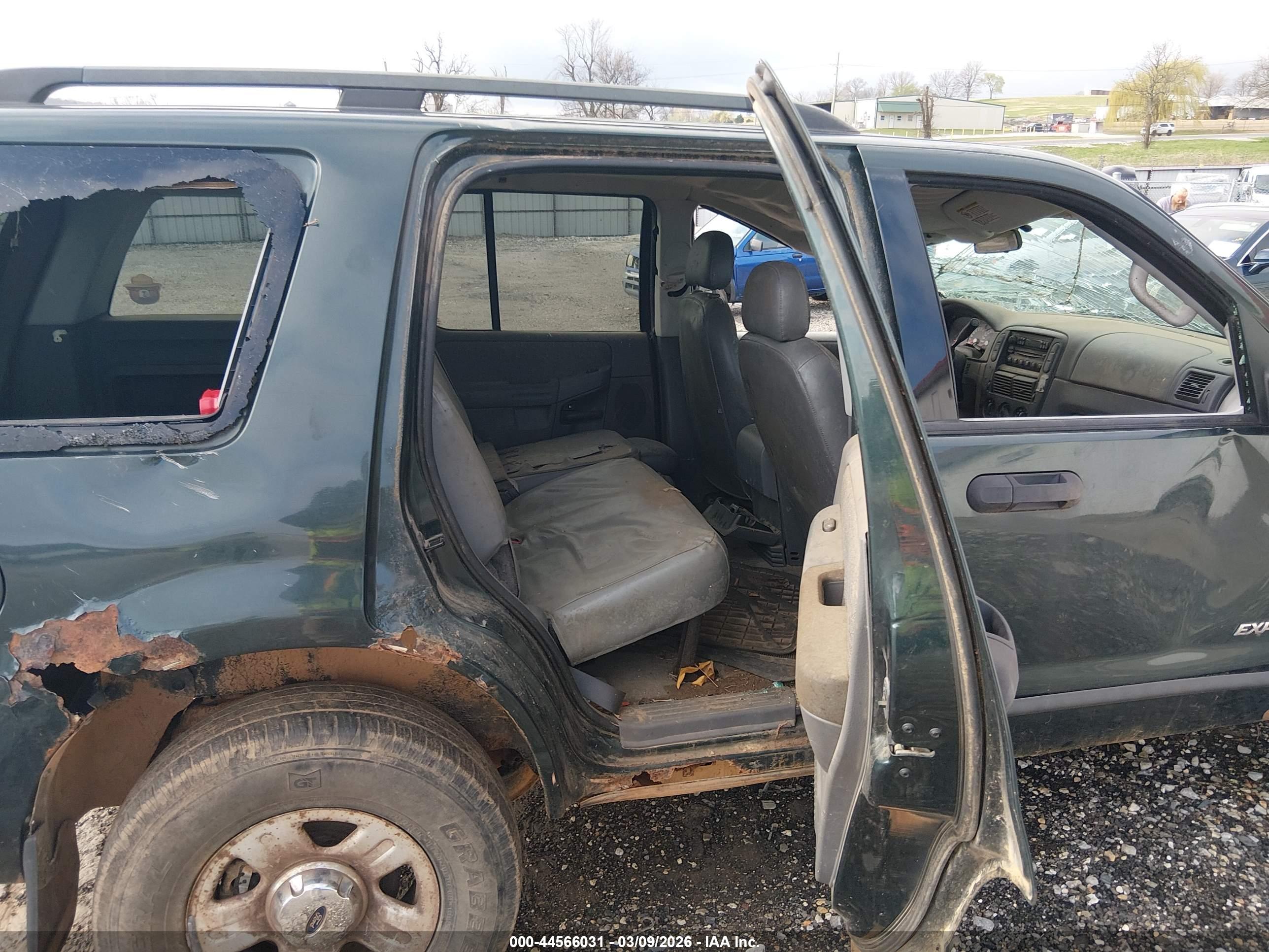 FORD EXPLORER image 8