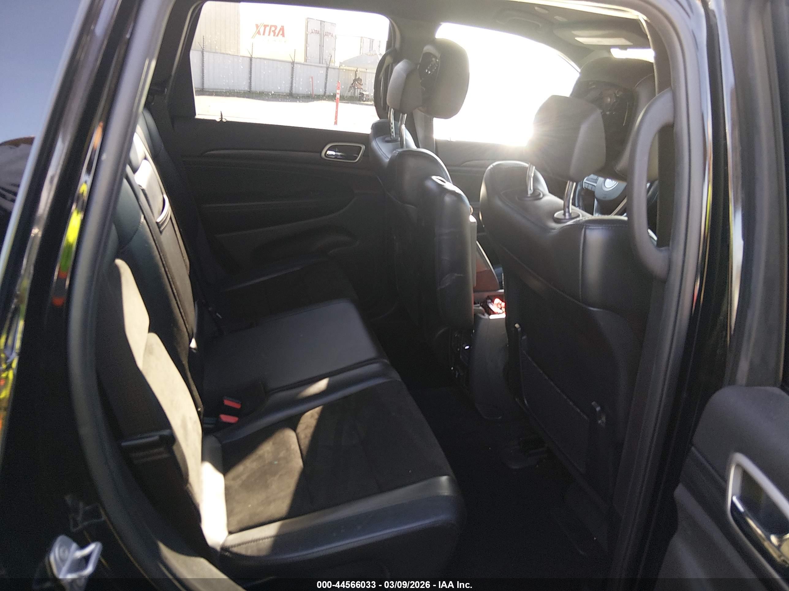 JEEP GRAND image 8