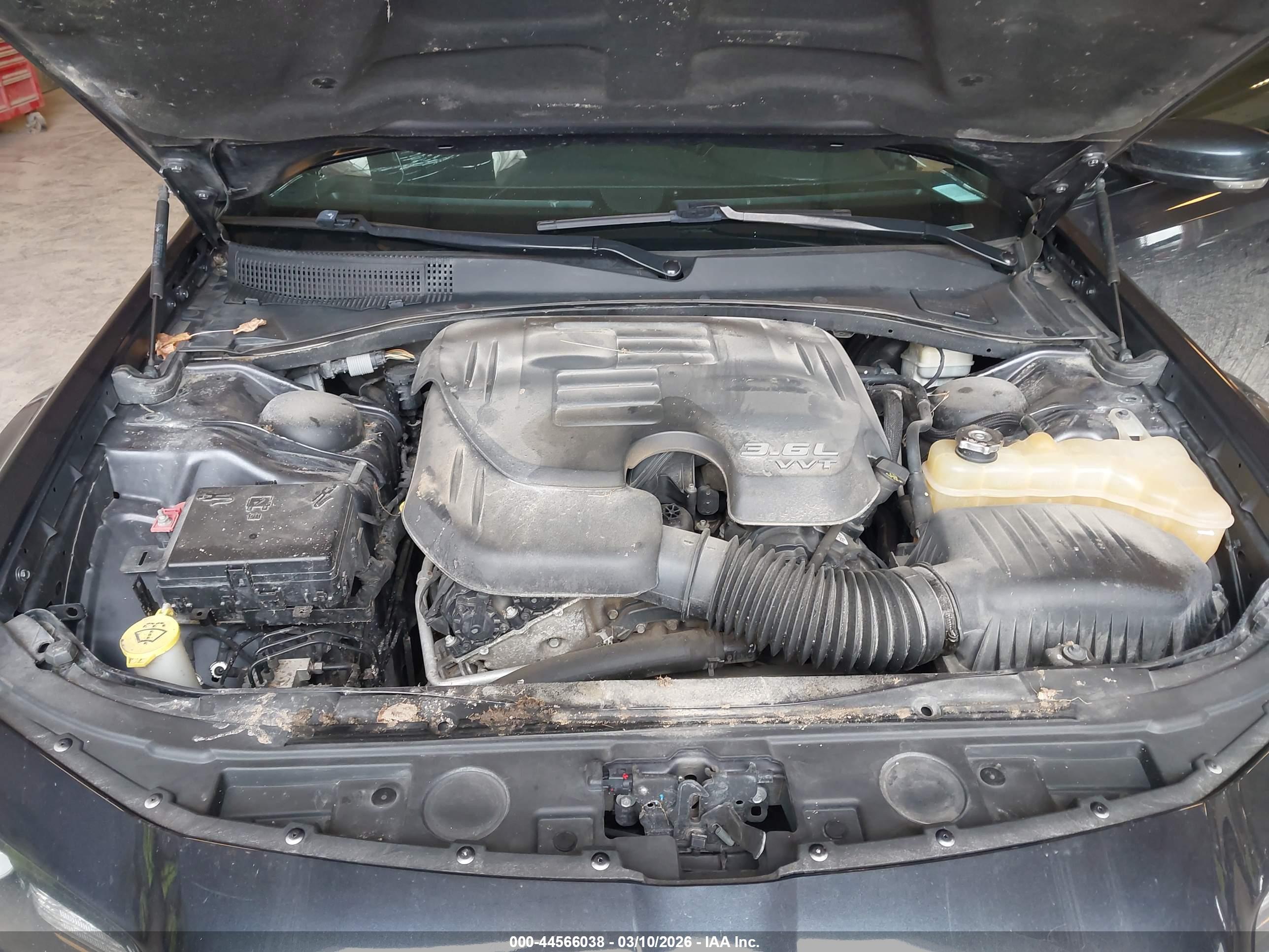 CHRYSLER 300 image 10
