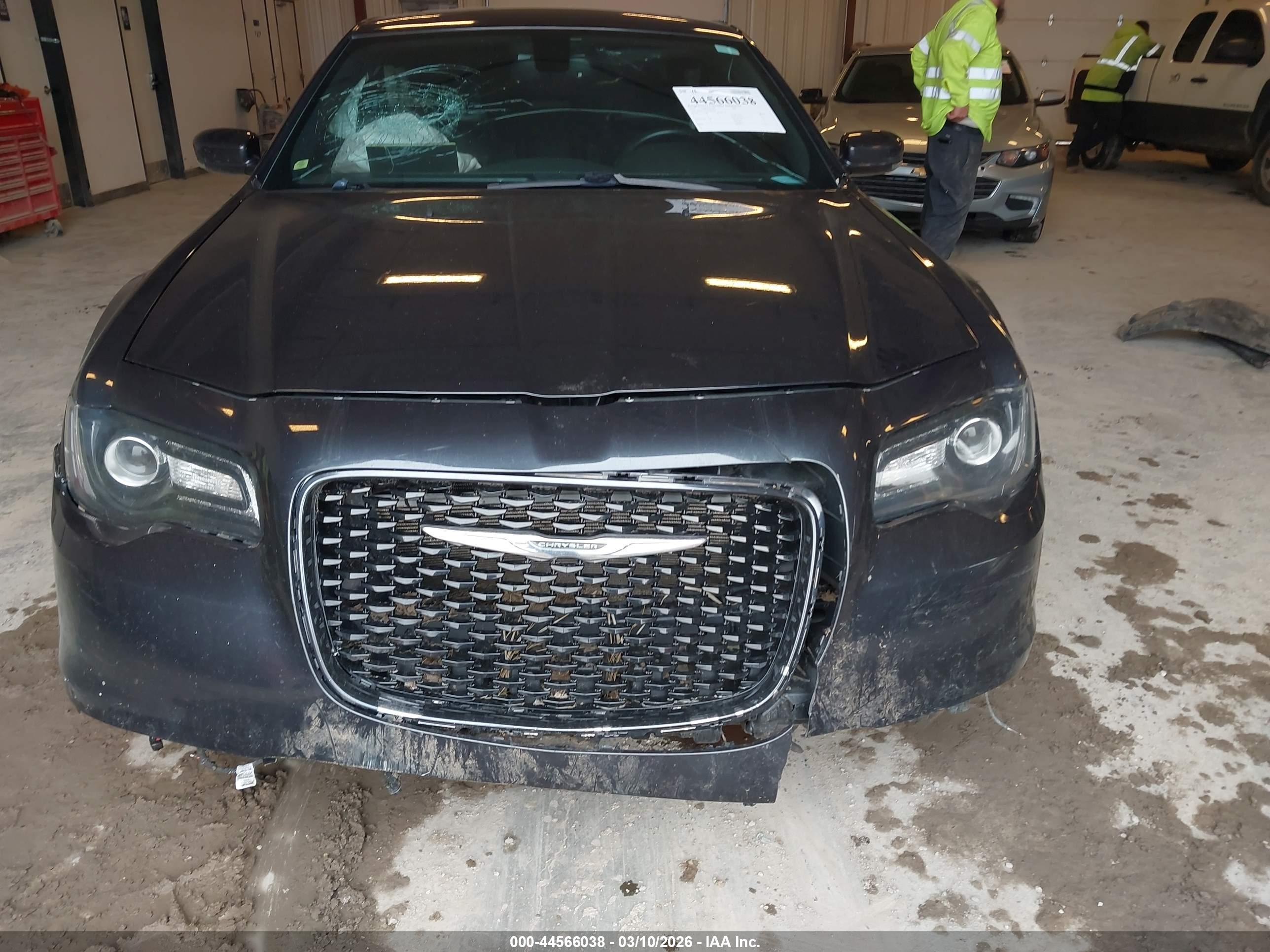 CHRYSLER 300 image 6