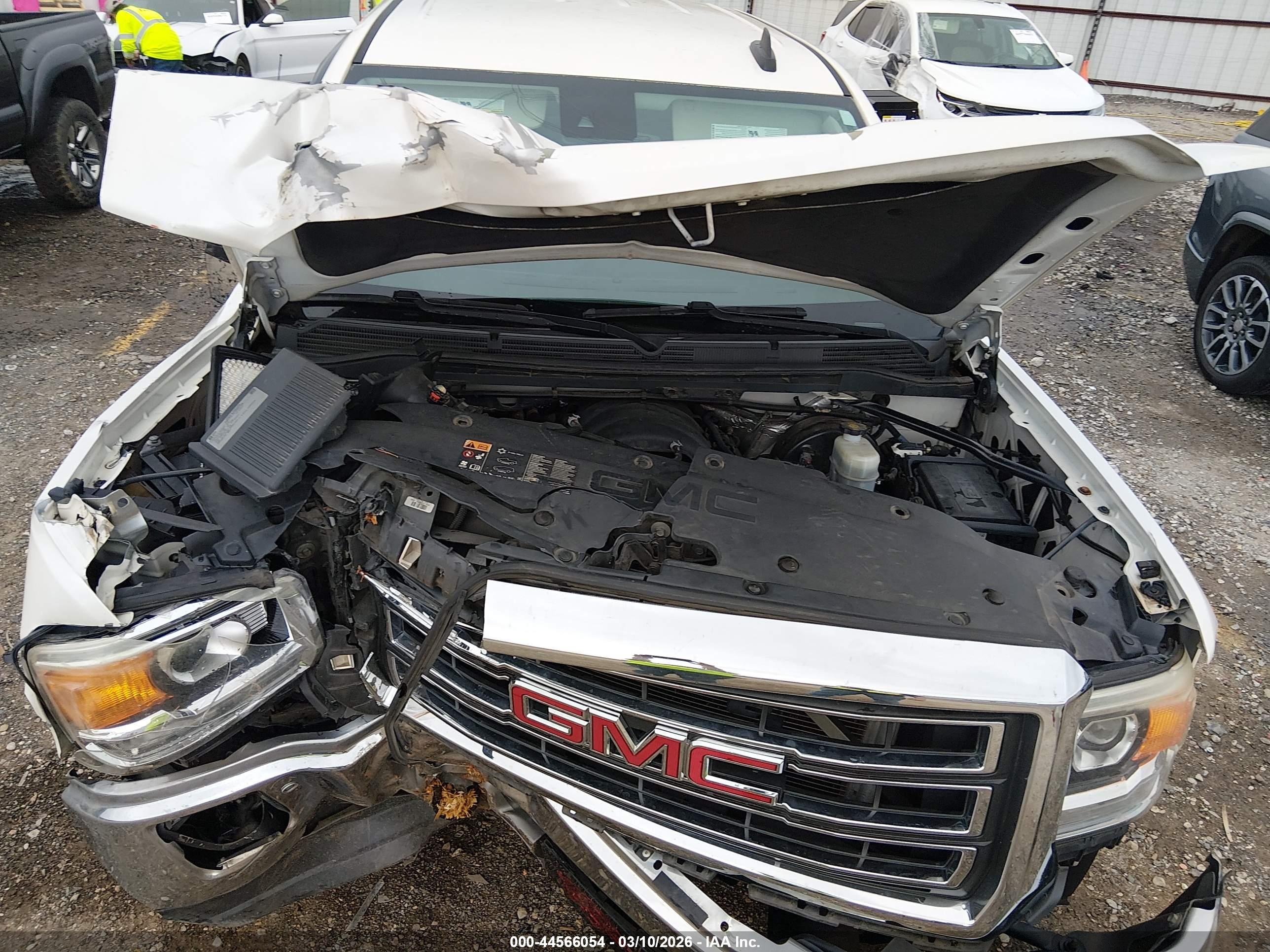 GMC SIERRA image 10