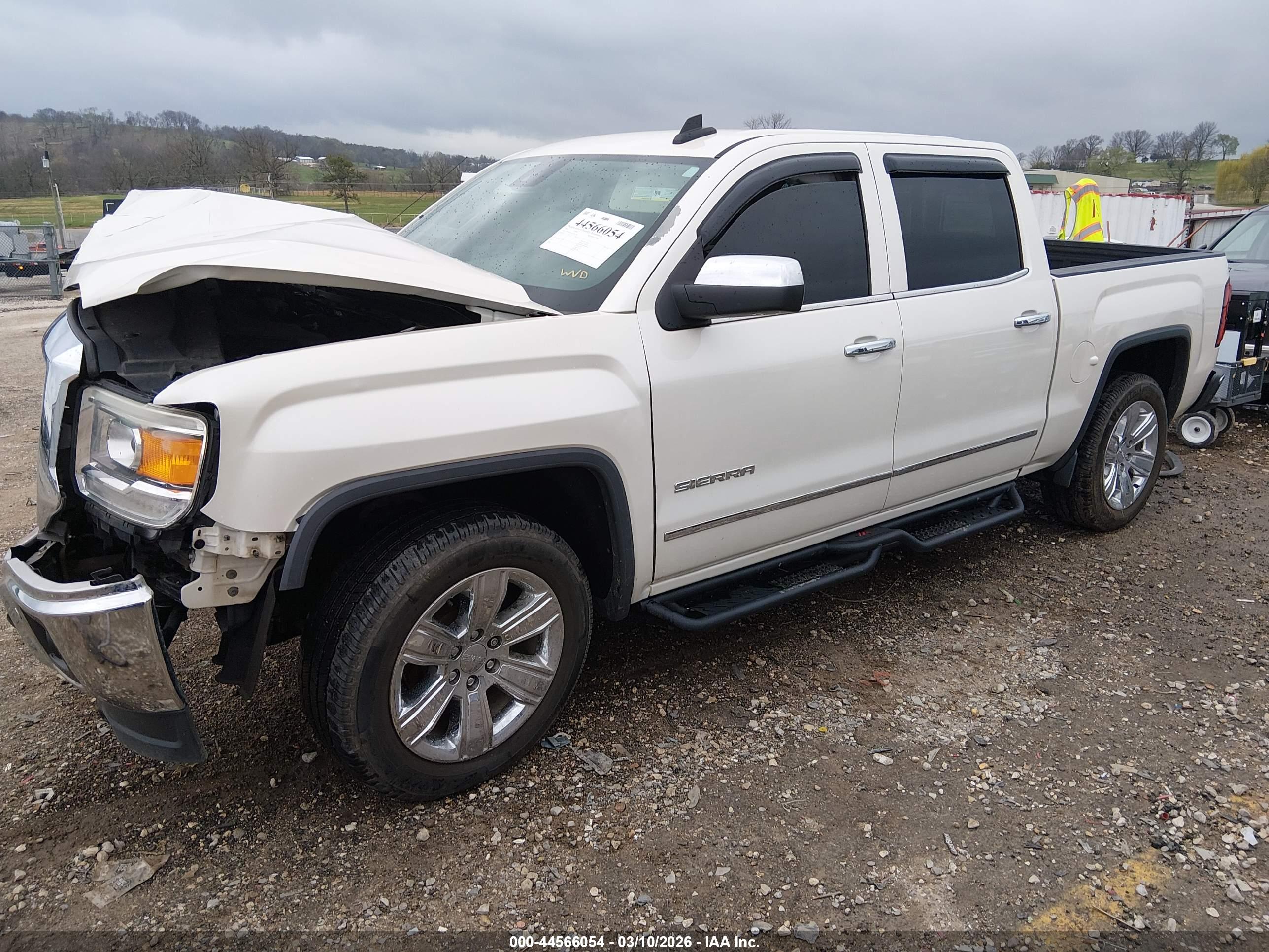 GMC SIERRA image 2