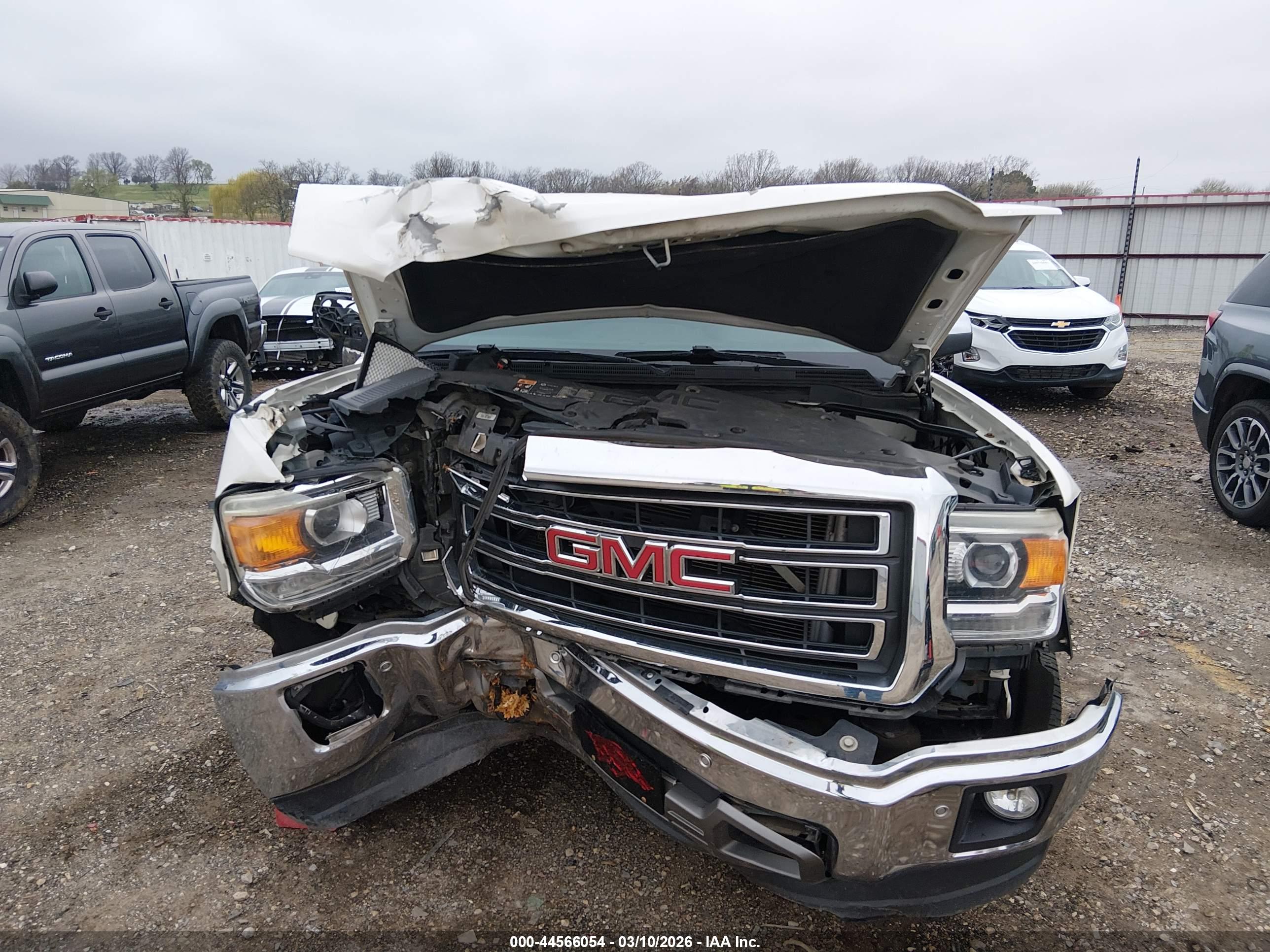 GMC SIERRA image 6