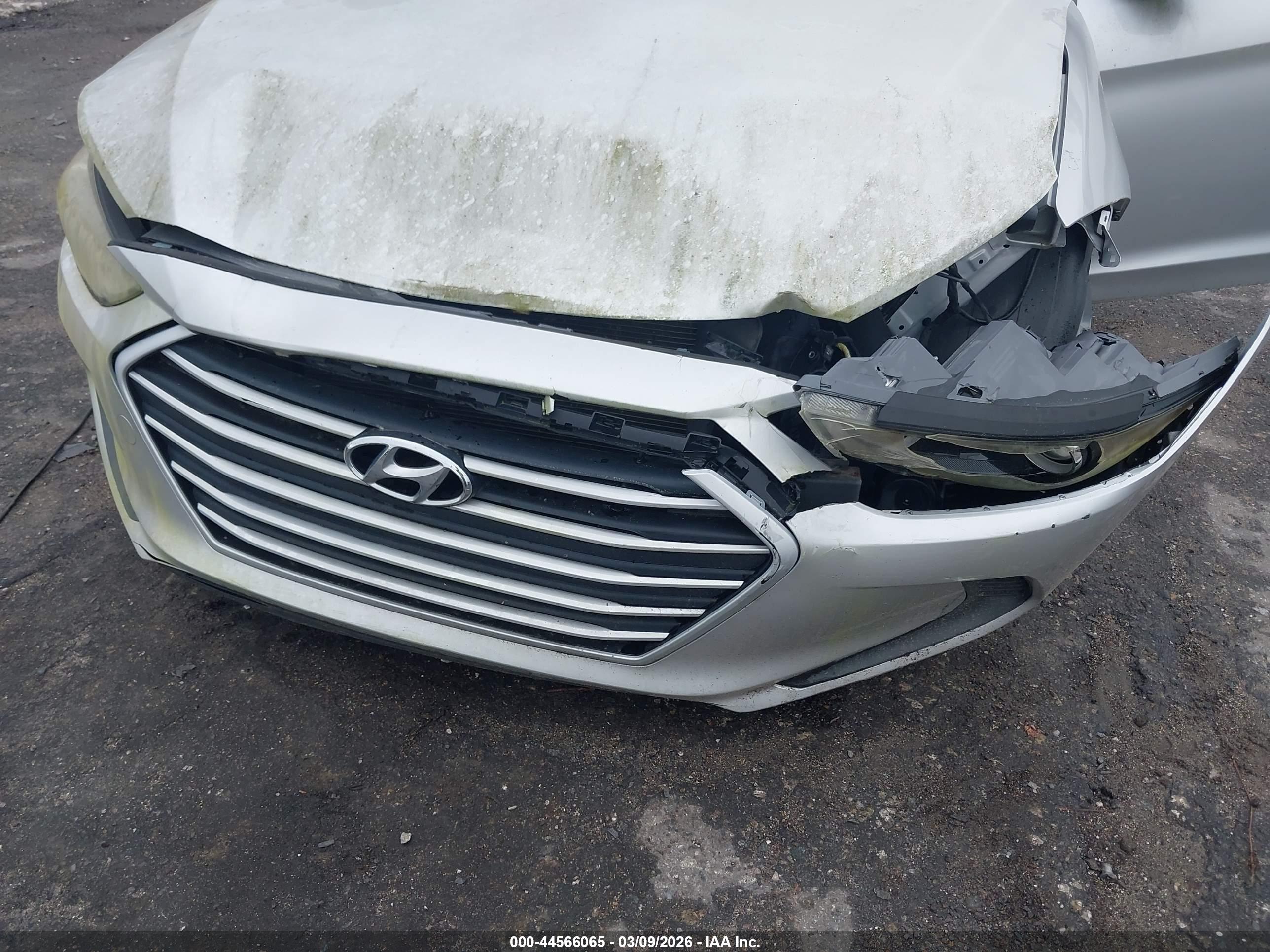 HYUNDAI ELANTRA image 6